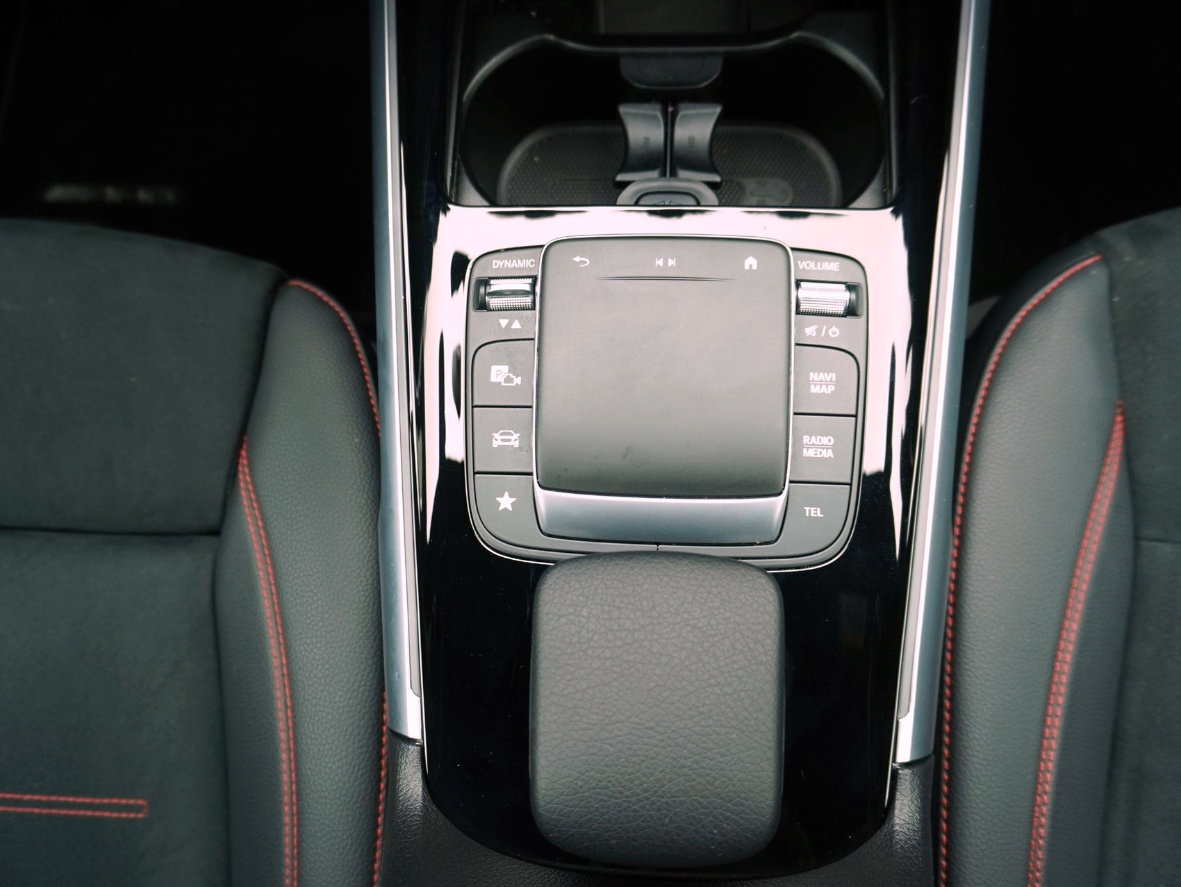 MERCEDES-BENZ EQB 300 AMG Line 4Matic-image-15