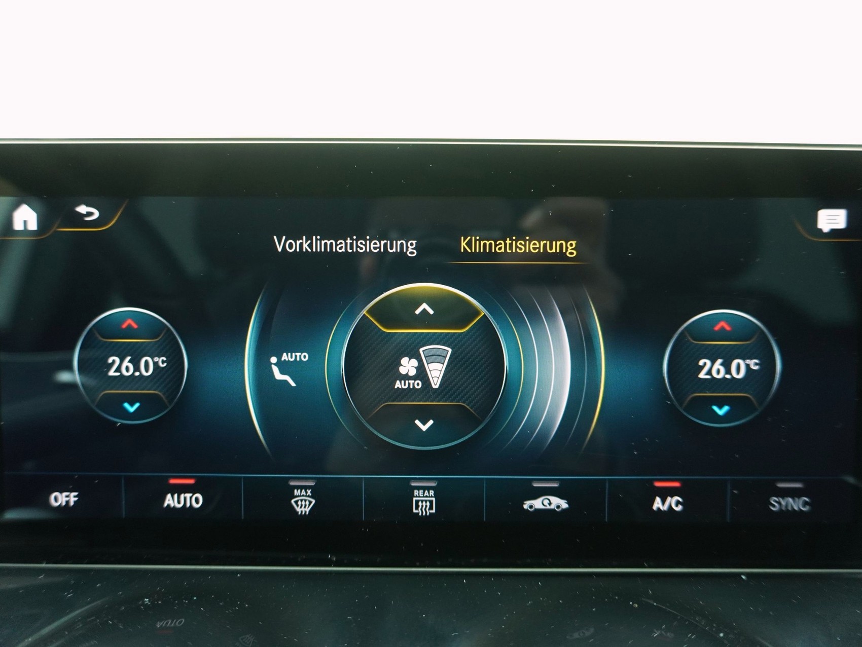 MERCEDES-BENZ EQB 300 AMG Line 4Matic-image-17