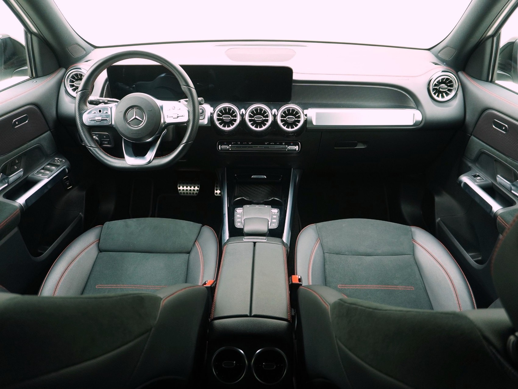 MERCEDES-BENZ EQB 300 AMG Line 4Matic-image-12