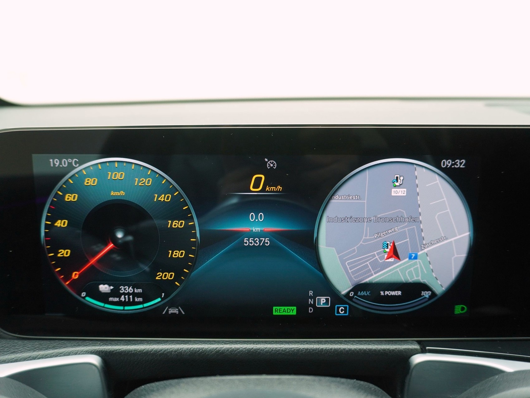 MERCEDES-BENZ EQB 300 AMG Line 4Matic-image-16