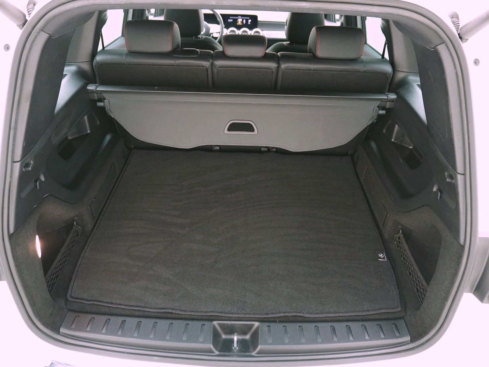MERCEDES-BENZ EQB 300 AMG Line 4Matic-image-11
