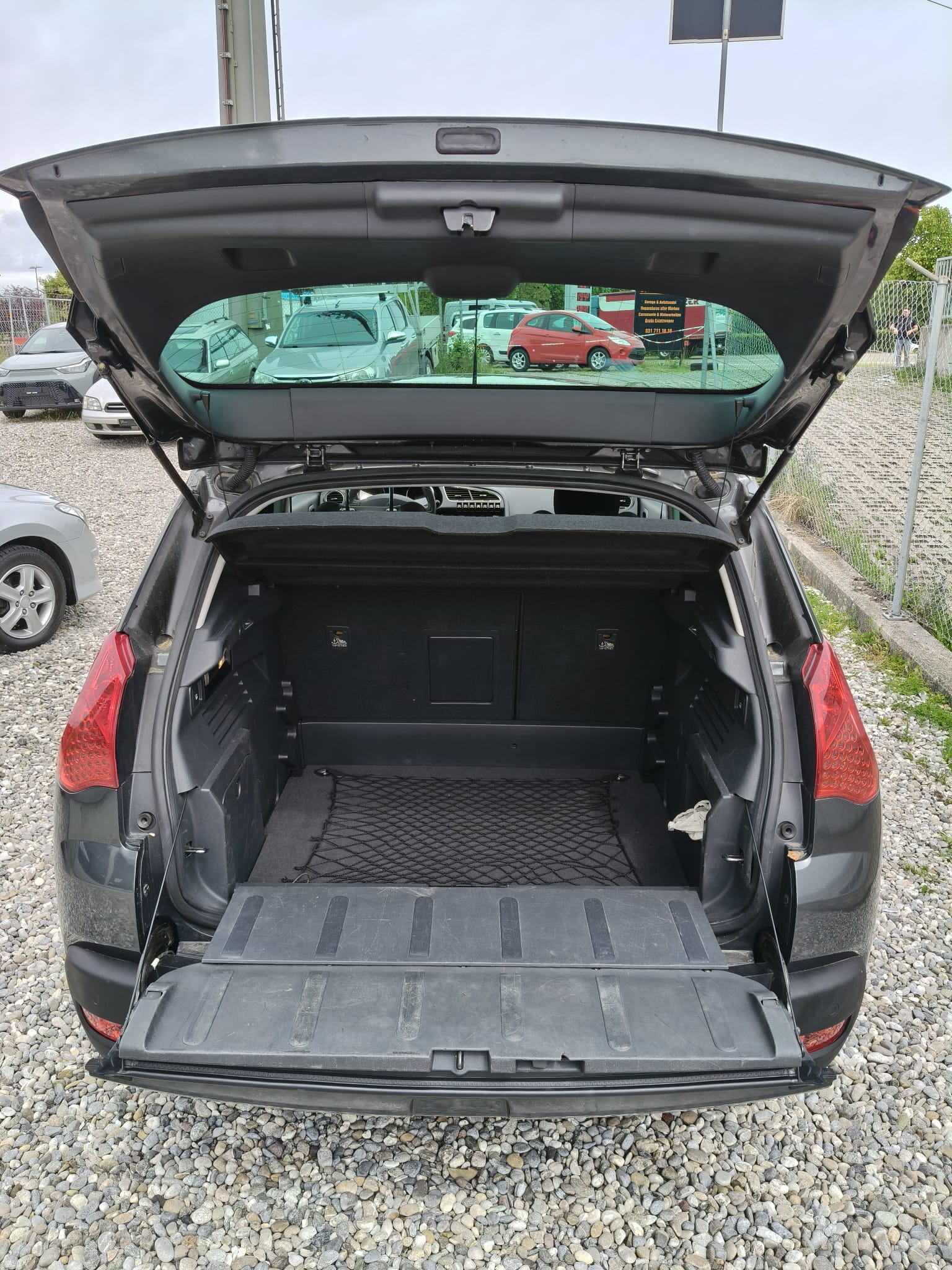 PEUGEOT 3008 1.6 16V T Platinum Tiptronic Sport Pack-image-12