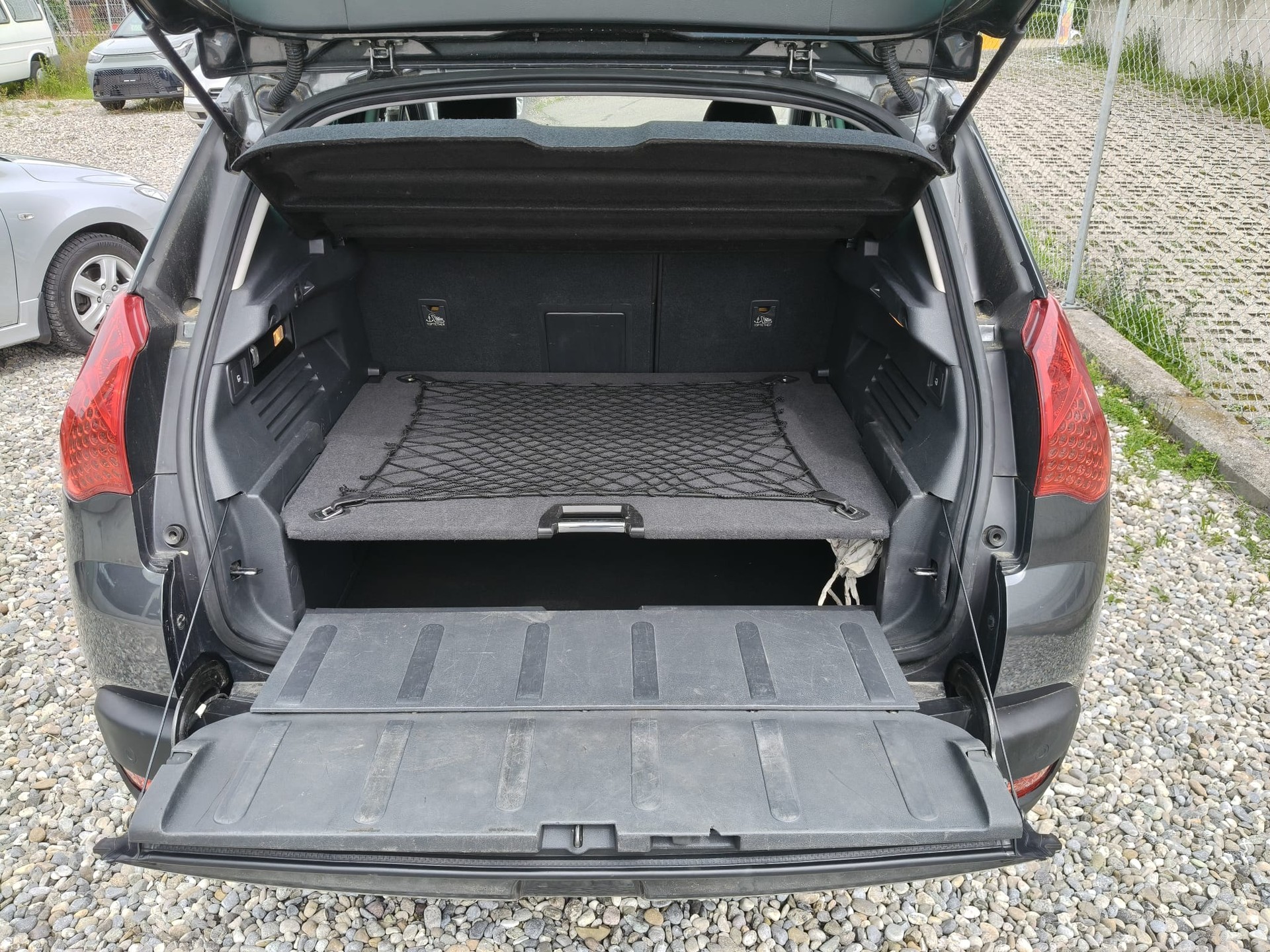 PEUGEOT 3008 1.6 16V T Platinum Tiptronic Sport Pack-image-11
