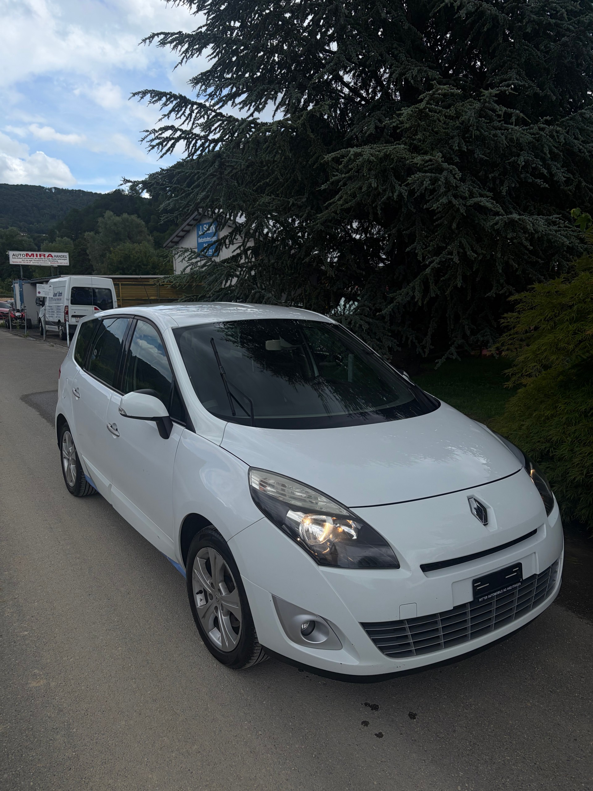 RENAULT Grand Scénic 1.5 dCi Expression-image-1