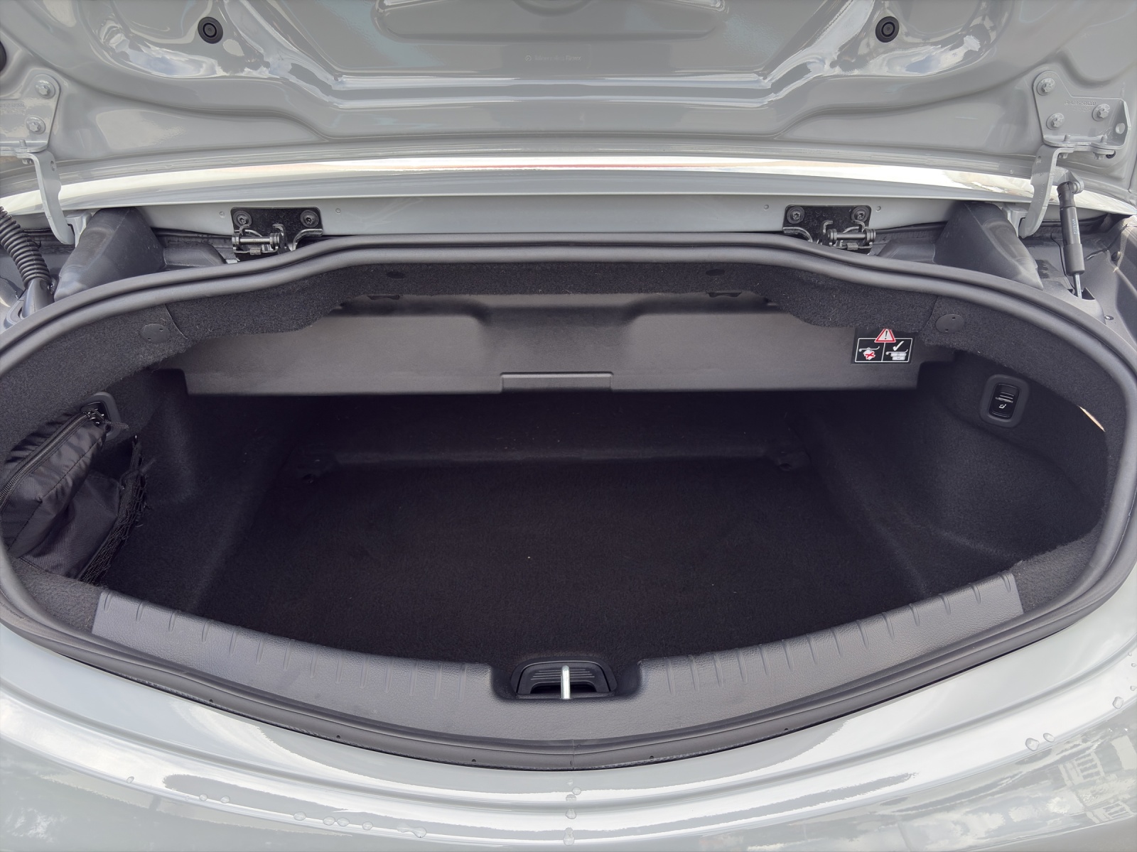 MERCEDES-BENZ CLE AMG 53 Cabrio 4Matic+ 9G-Tronic-image-14