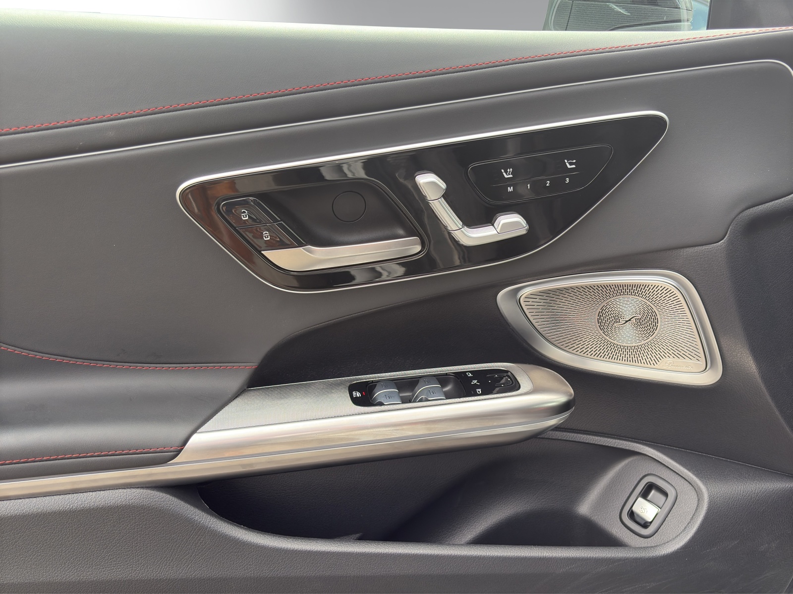 MERCEDES-BENZ CLE AMG 53 Cabrio 4Matic+ 9G-Tronic-image-6