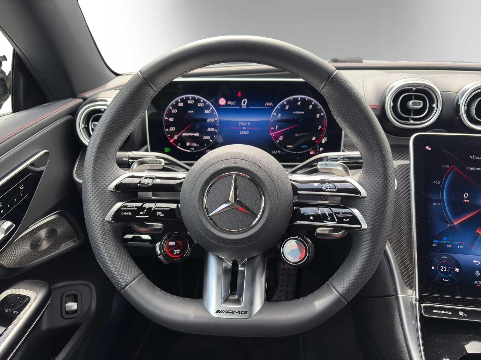 MERCEDES-BENZ CLE AMG 53 Cabrio 4Matic+ 9G-Tronic-image-12