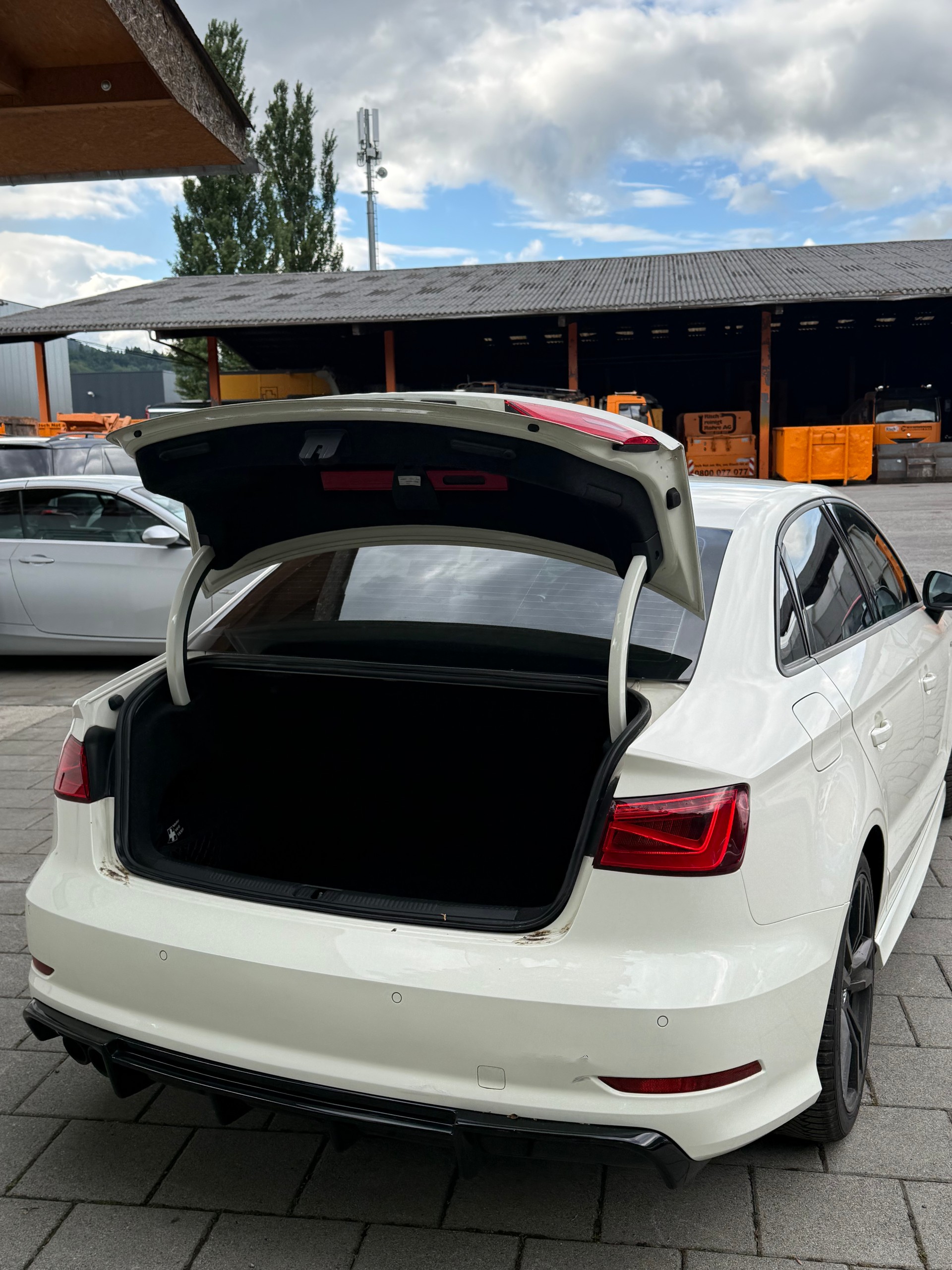 AUDI A3 Limousine 2.0 TDI Attraction-image-5