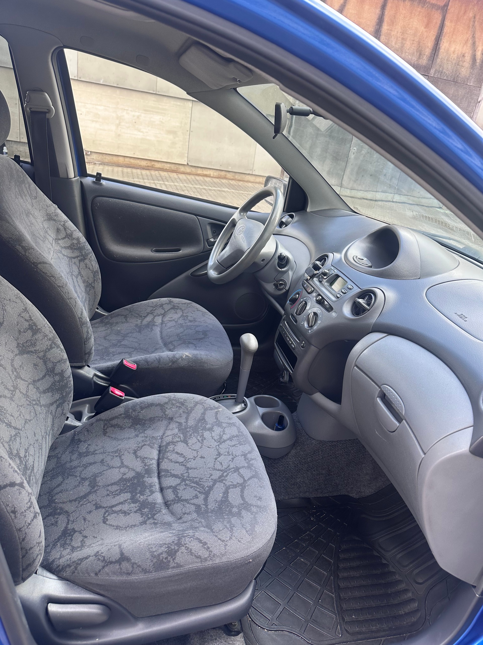 TOYOTA YARIS Automat-image-7