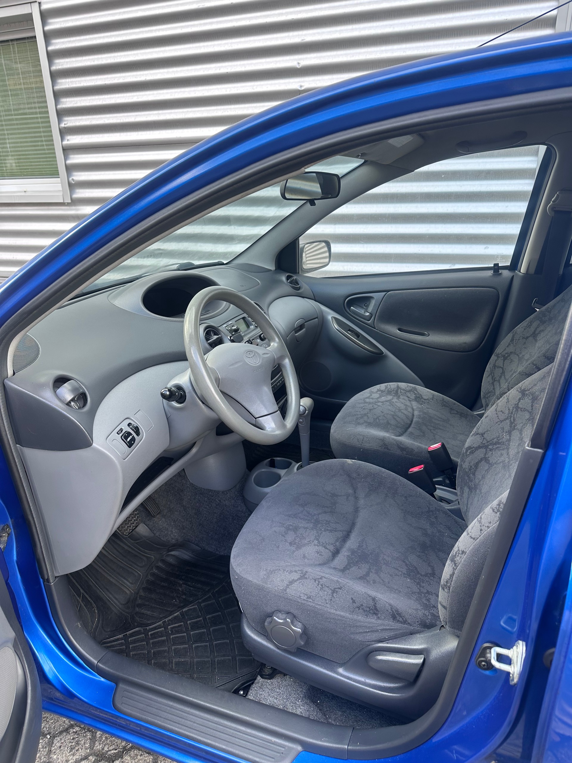 TOYOTA YARIS Automat-image-6
