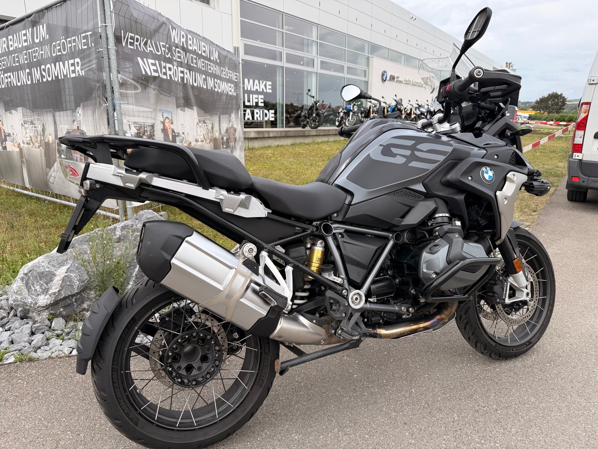 BMW R 1250 GS-image-2