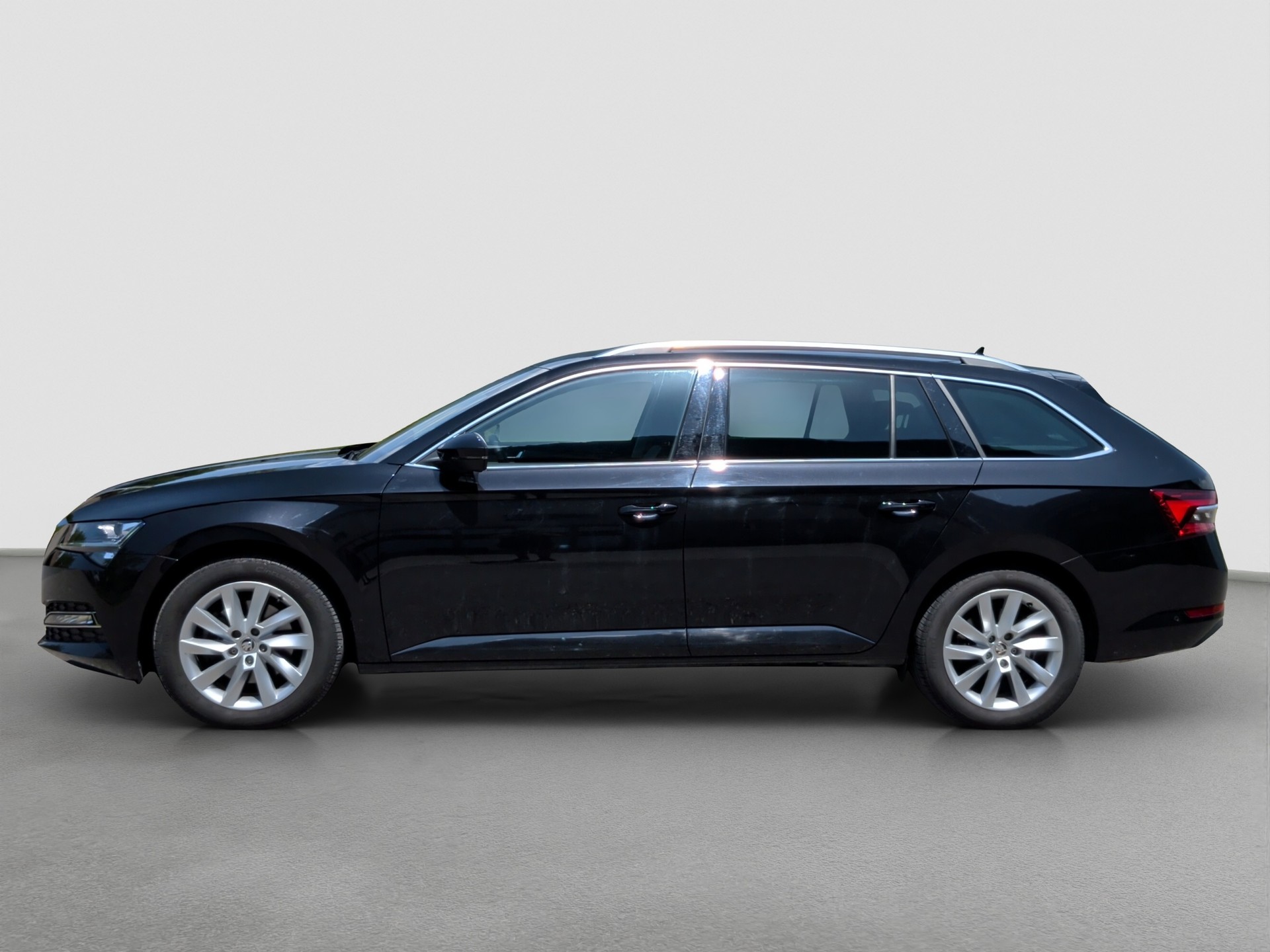 SKODA Superb Combi 2.0 TDi Style 4x4 DSG-showroom-element-1