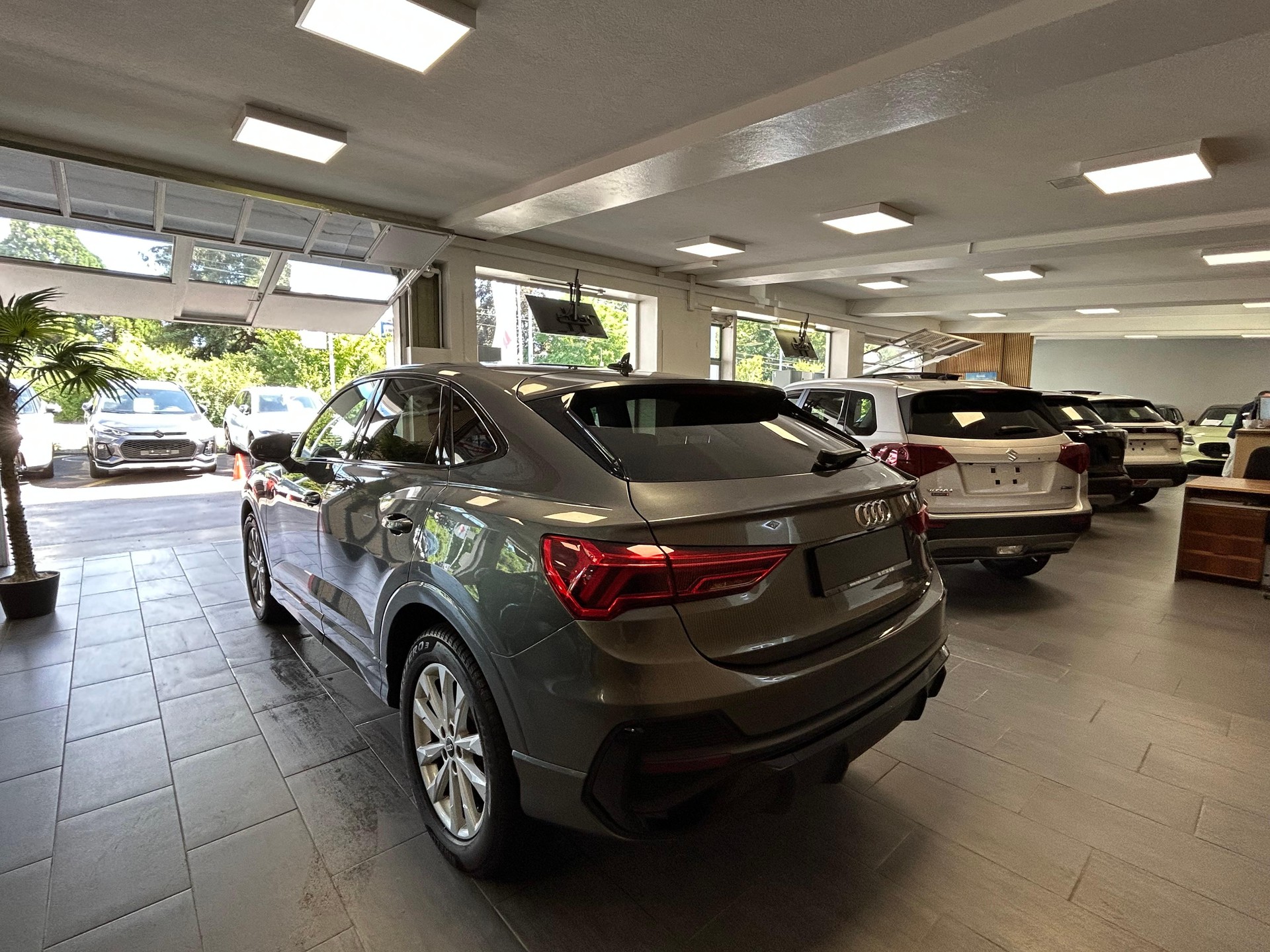 AUDI Q3 Sportback 1.5 35 TFSI S line S-Tronic-image-4