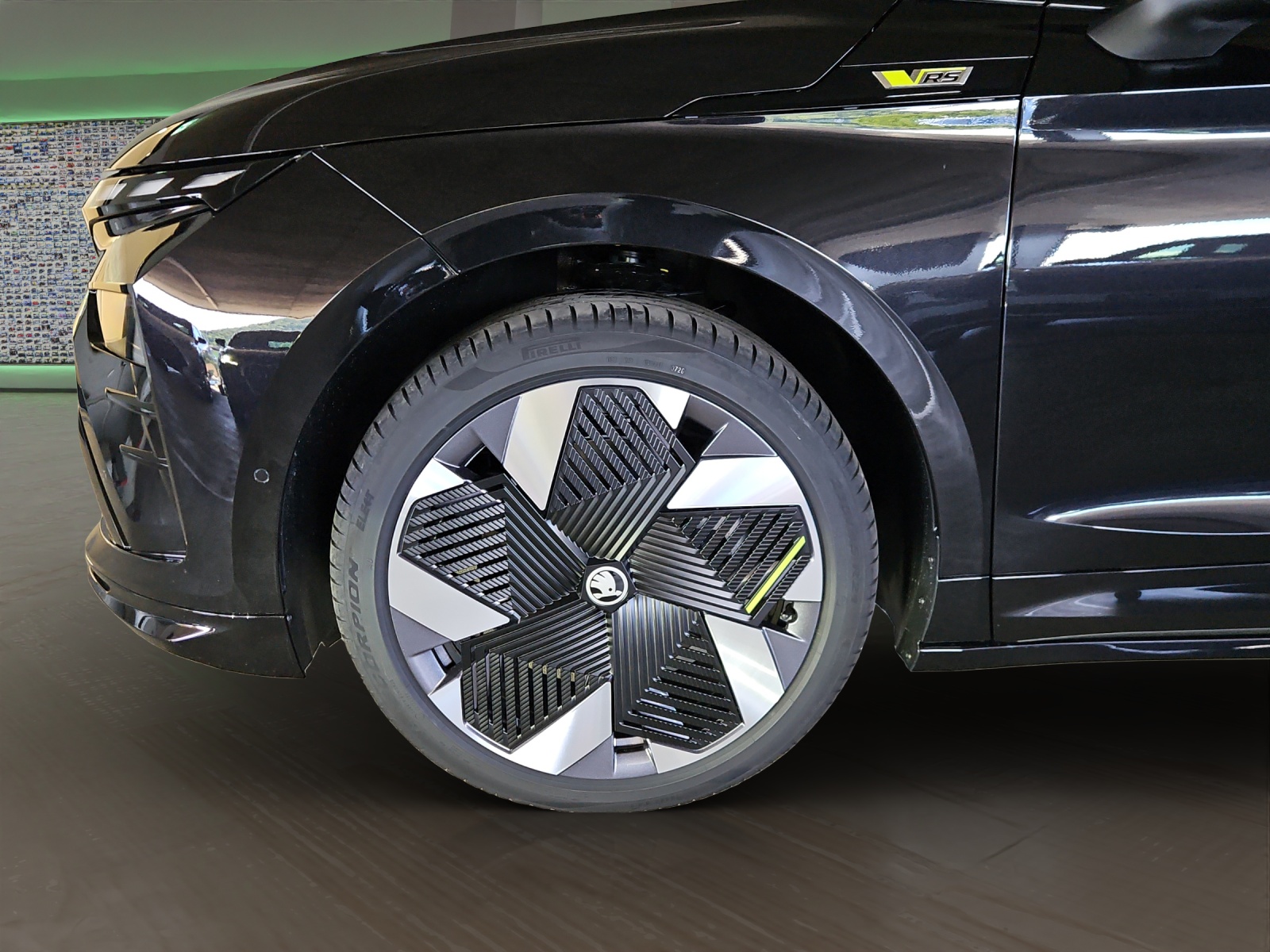 SKODA Enyaq 4x4 RS-image-4