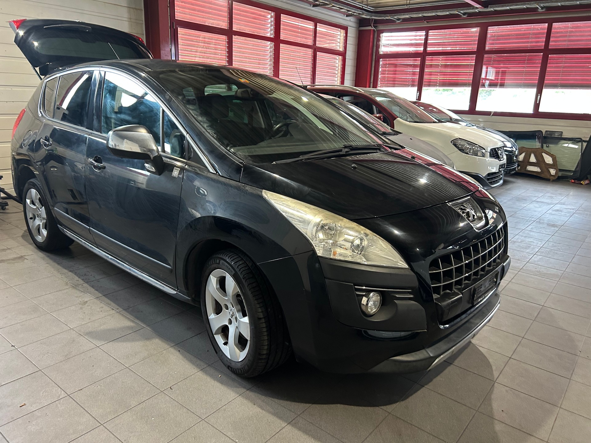 PEUGEOT 3008 1.6 MFK und frisch Service-image-1