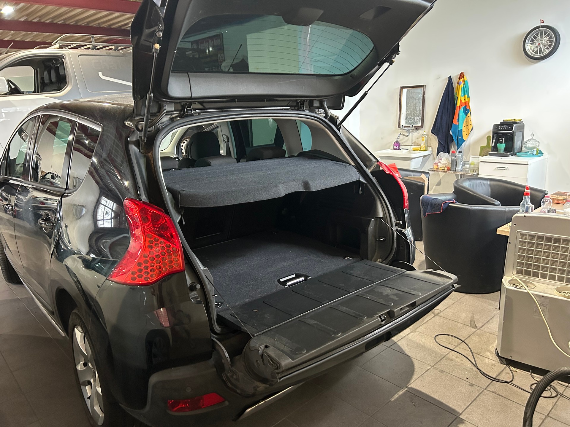 PEUGEOT 3008 1.6 MFK und frisch Service-image-6