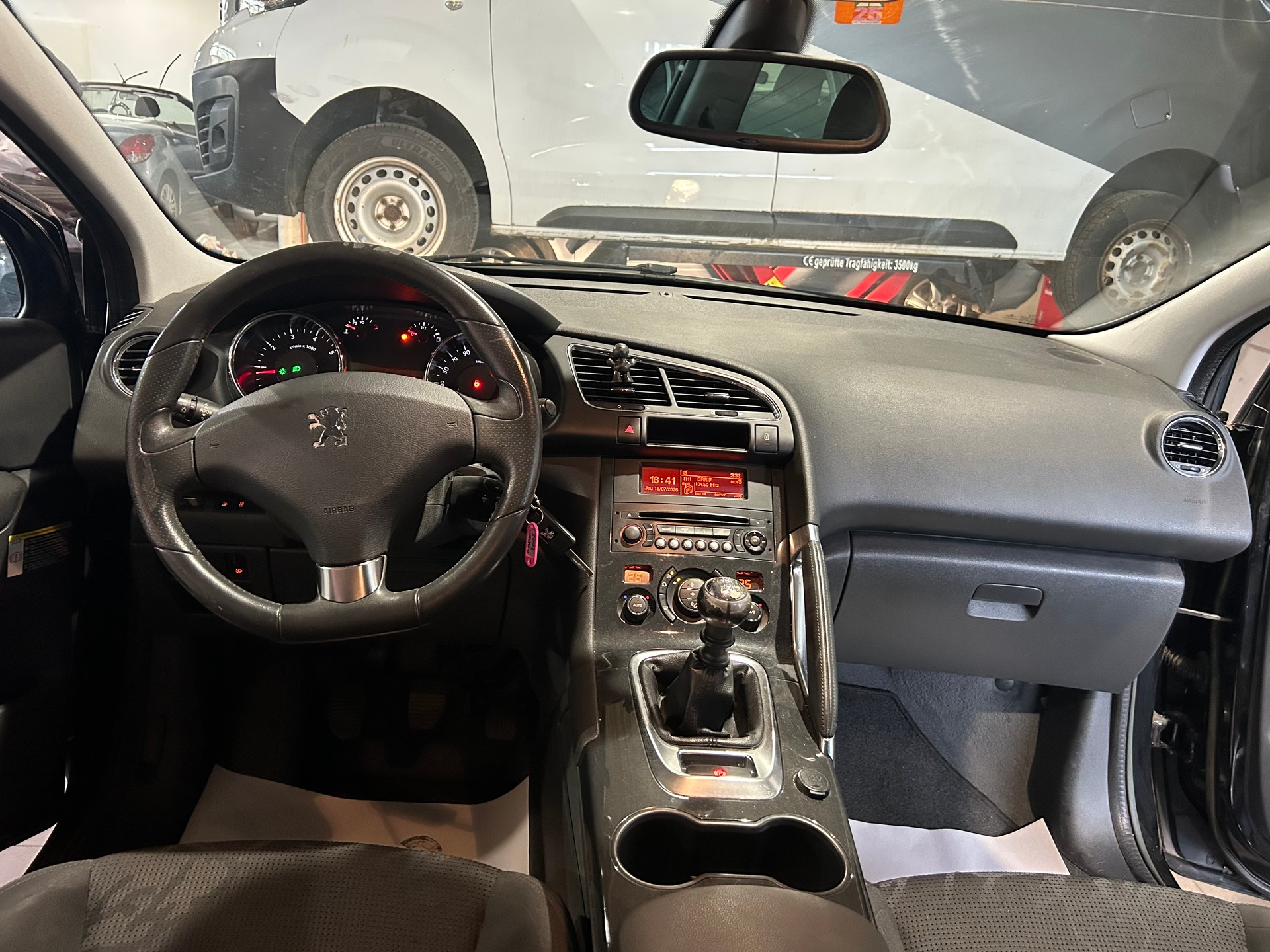 PEUGEOT 3008 1.6 MFK und frisch Service-image-10