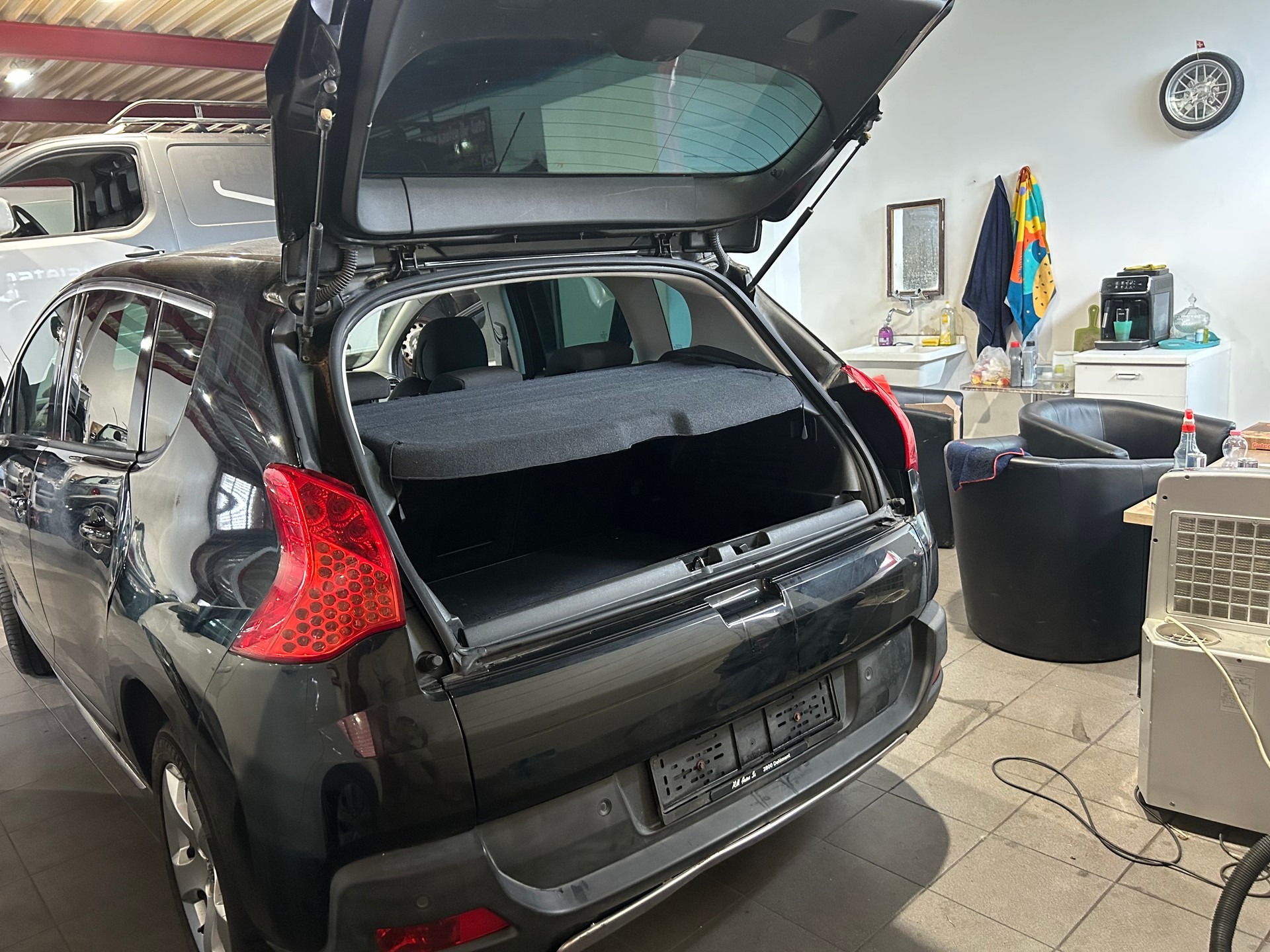PEUGEOT 3008 1.6 MFK und frisch Service-image-5