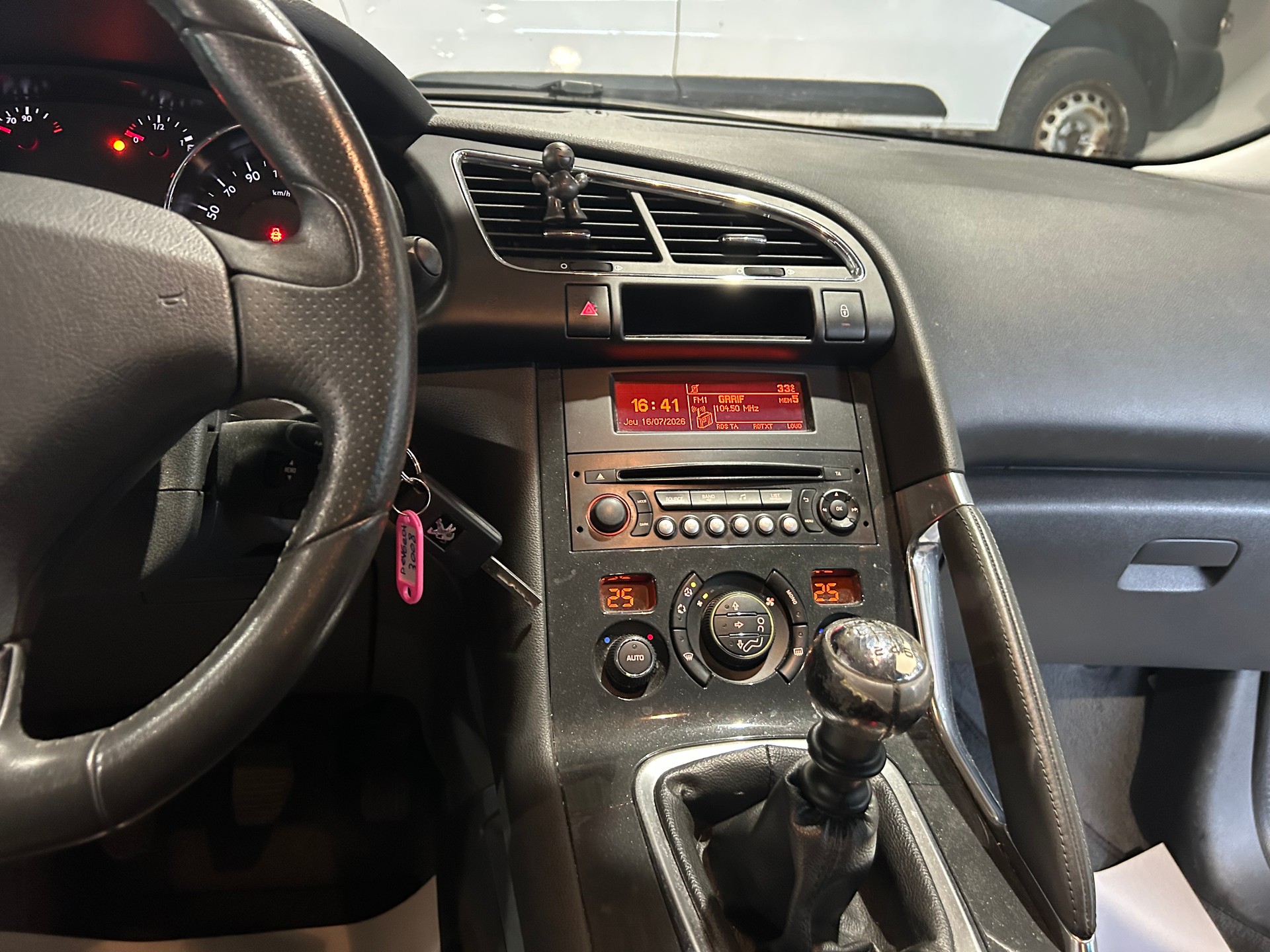 PEUGEOT 3008 1.6 MFK und frisch Service-image-8