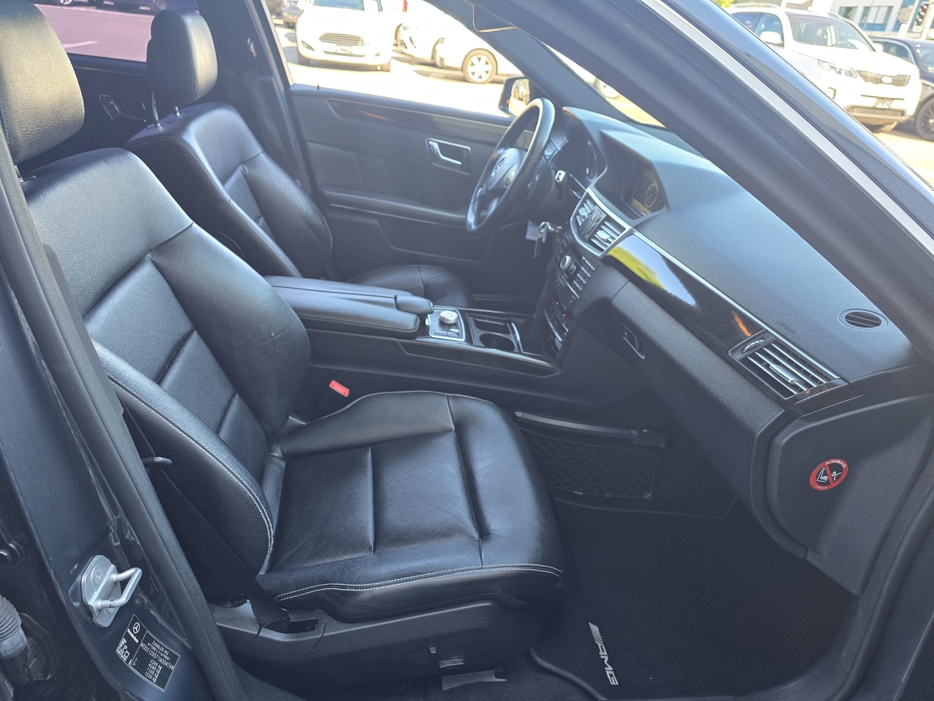 MERCEDES-BENZ E 350 CGI BlueEfficiency 7G-Tronic-image-21