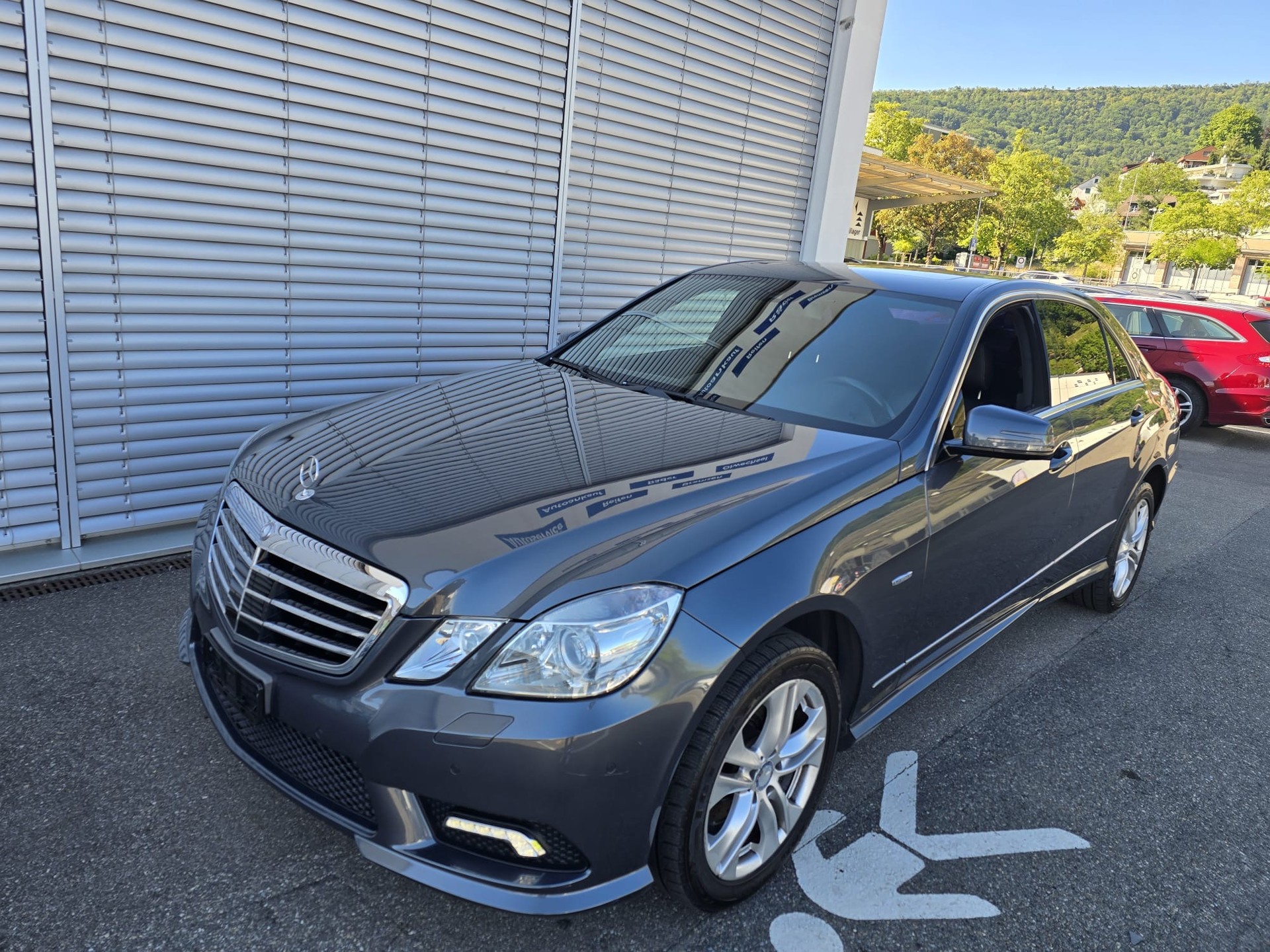 MERCEDES-BENZ E 350 CGI BlueEfficiency 7G-Tronic