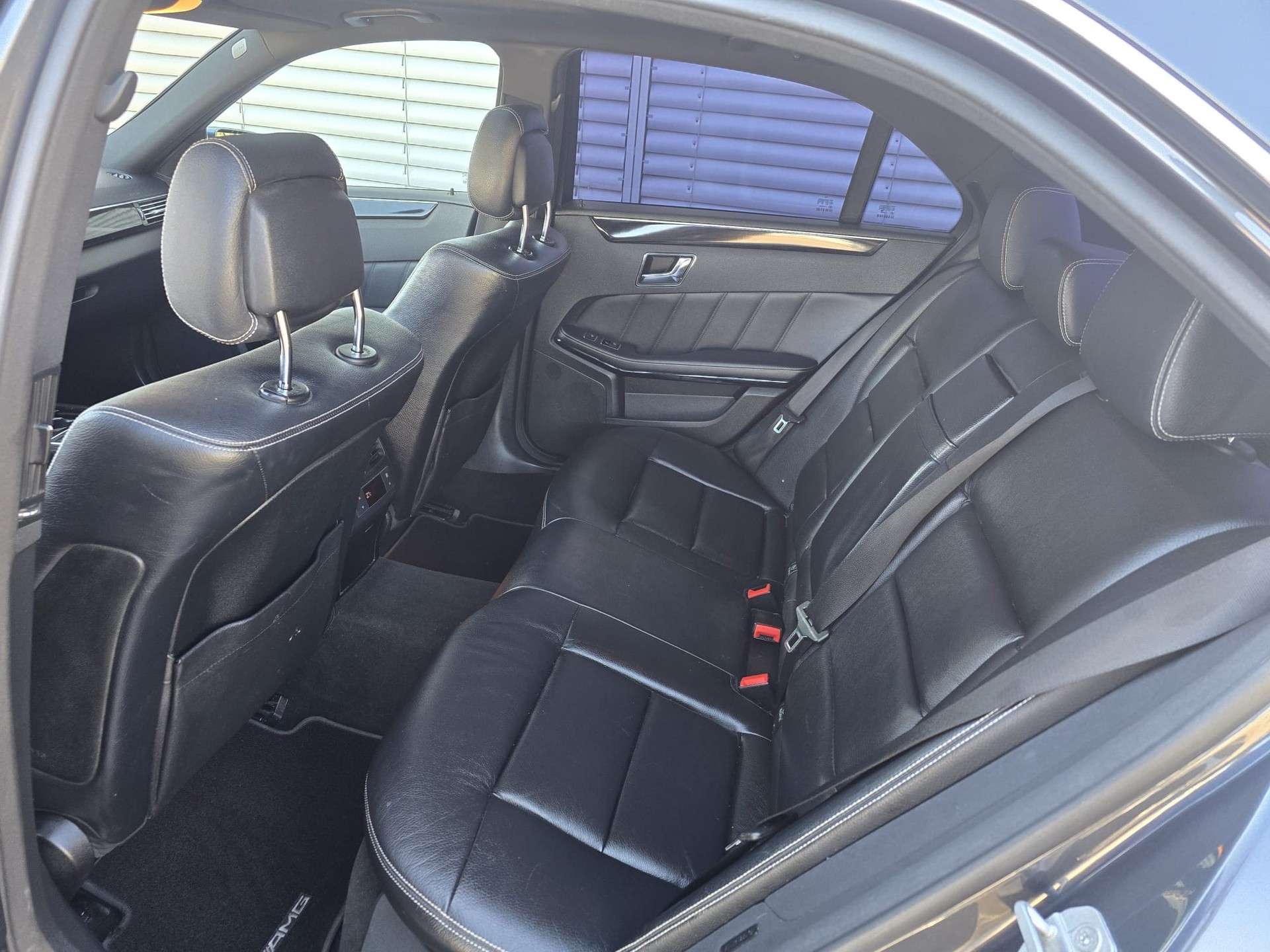 MERCEDES-BENZ E 350 CGI BlueEfficiency 7G-Tronic-image-24