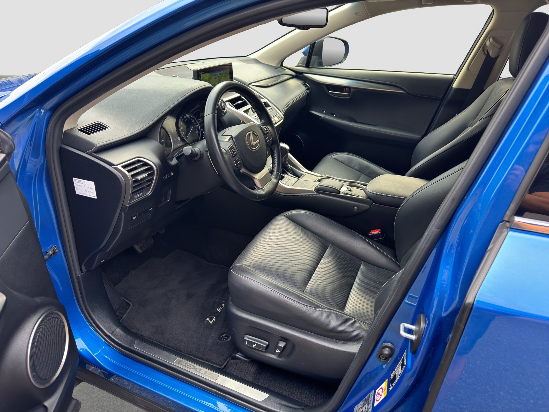 LEXUS NX 300h Comfort E-Four Automatic-image-9