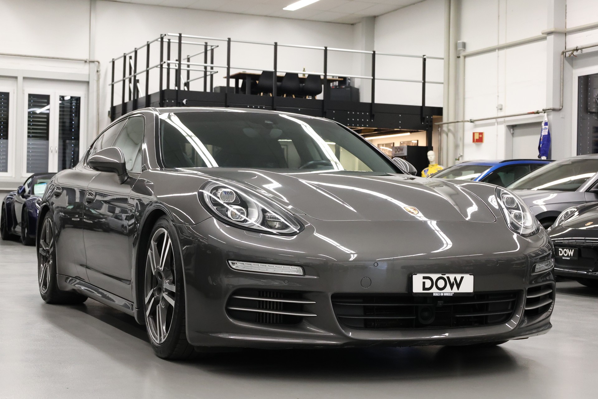 PORSCHE Panamera 3.0 V6 4S PDK-showroom-element-3
