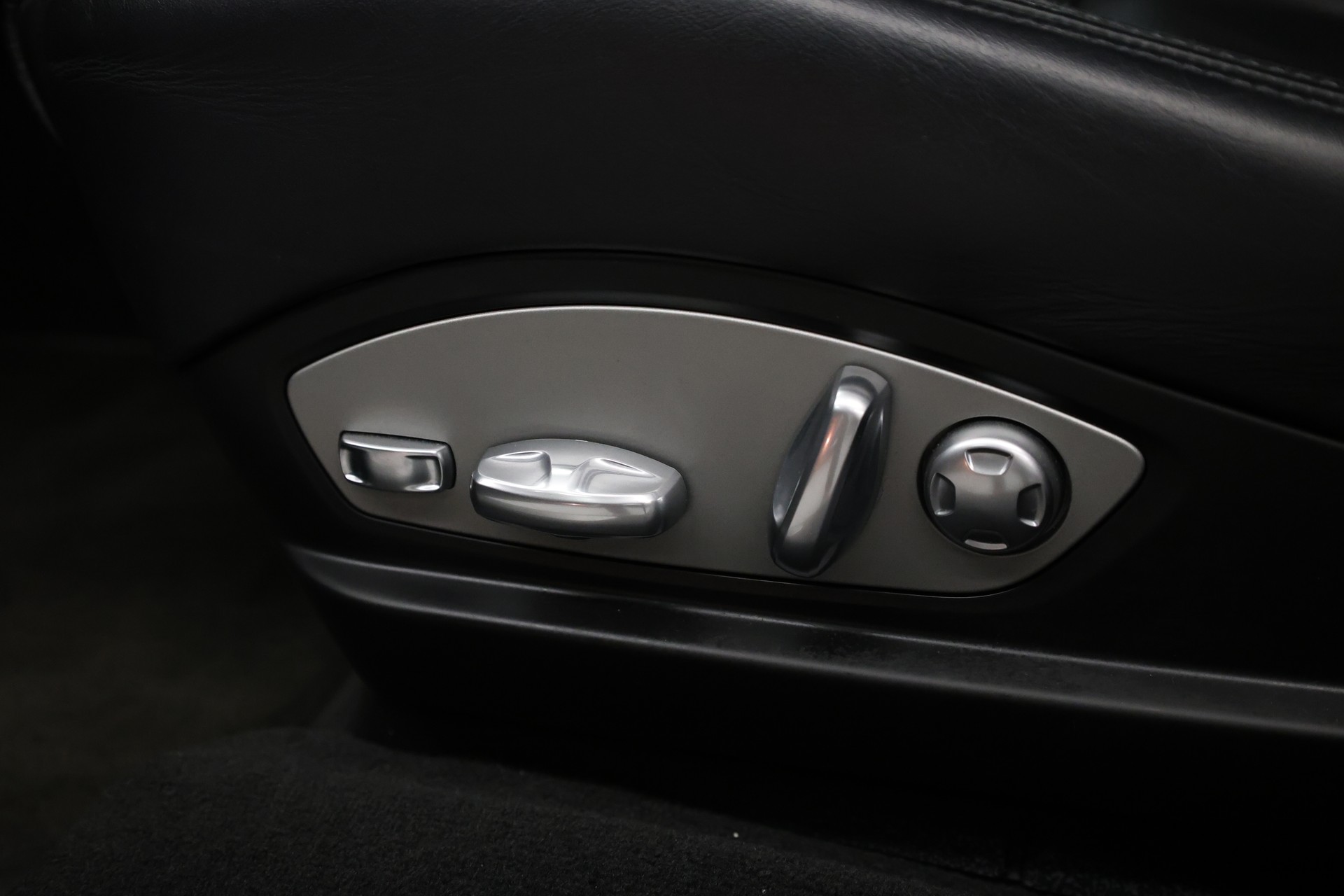 PORSCHE Panamera 3.0 V6 4S PDK-image-16