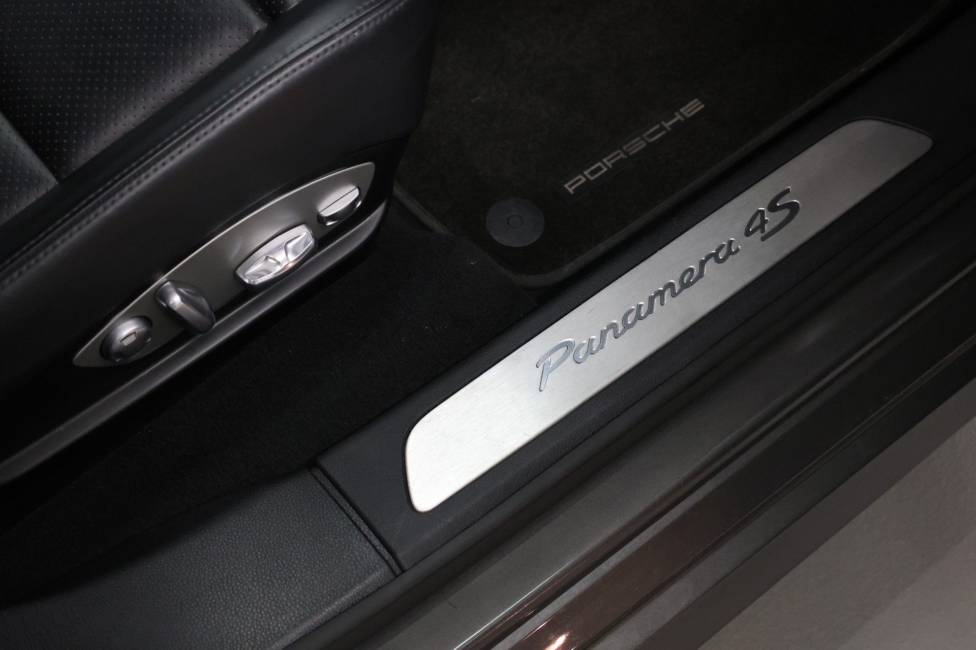 PORSCHE Panamera 3.0 V6 4S PDK-image-18