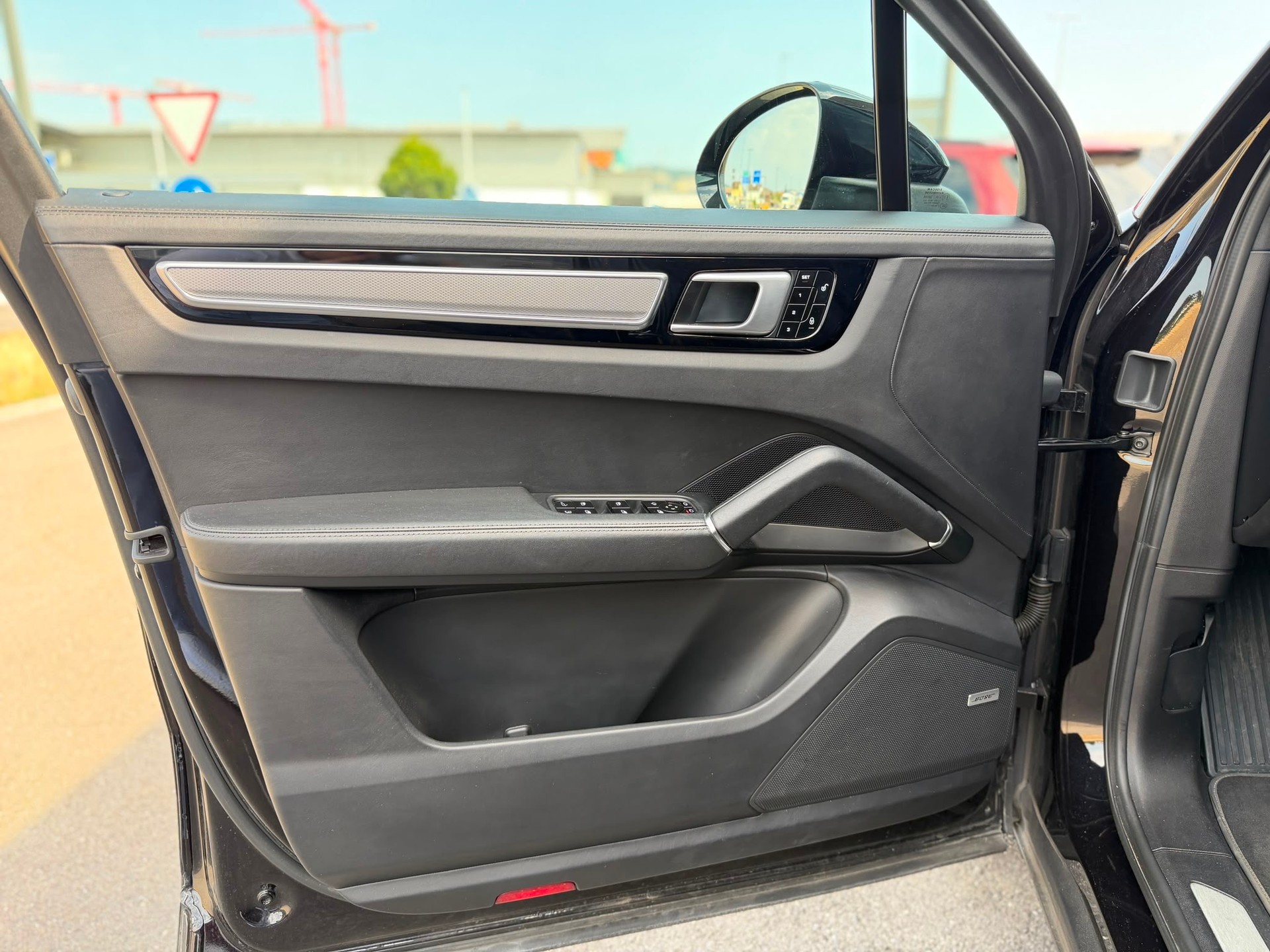 PORSCHE Cayenne E-Hybrid-image-25