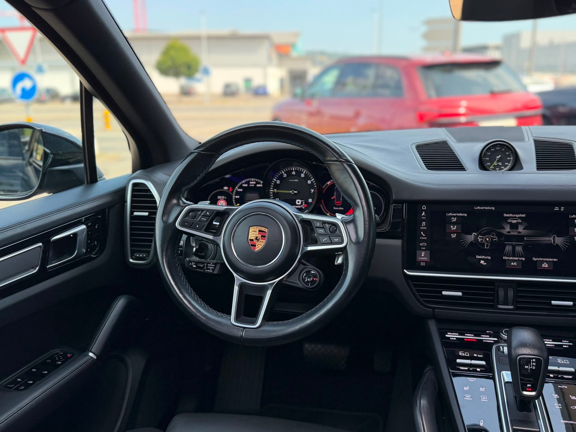 PORSCHE Cayenne E-Hybrid-image-24