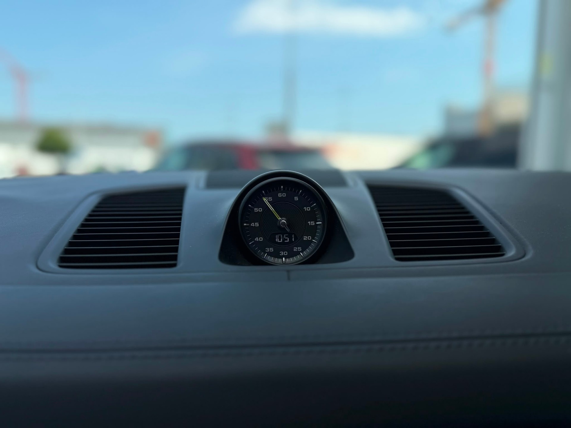 PORSCHE Cayenne E-Hybrid-image-23