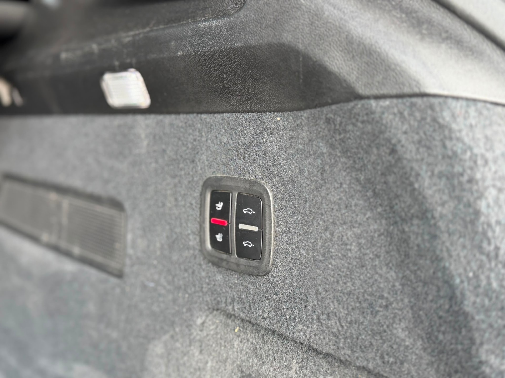 PORSCHE Cayenne E-Hybrid-image-16