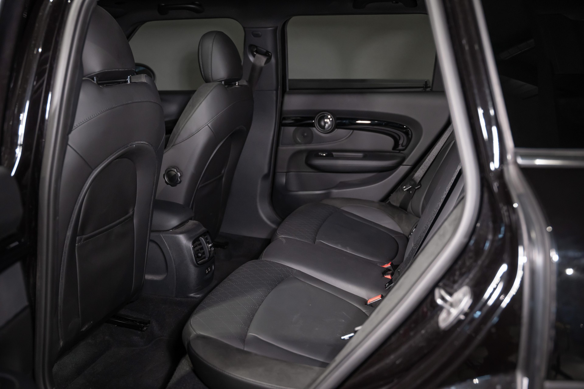 MINI Clubman F54 2.0i John Cooper Works ALL4-image-16