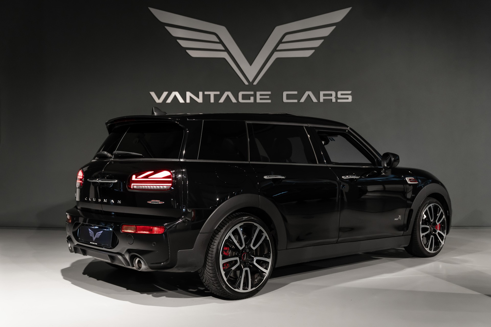 MINI Clubman F54 2.0i John Cooper Works ALL4-image-8