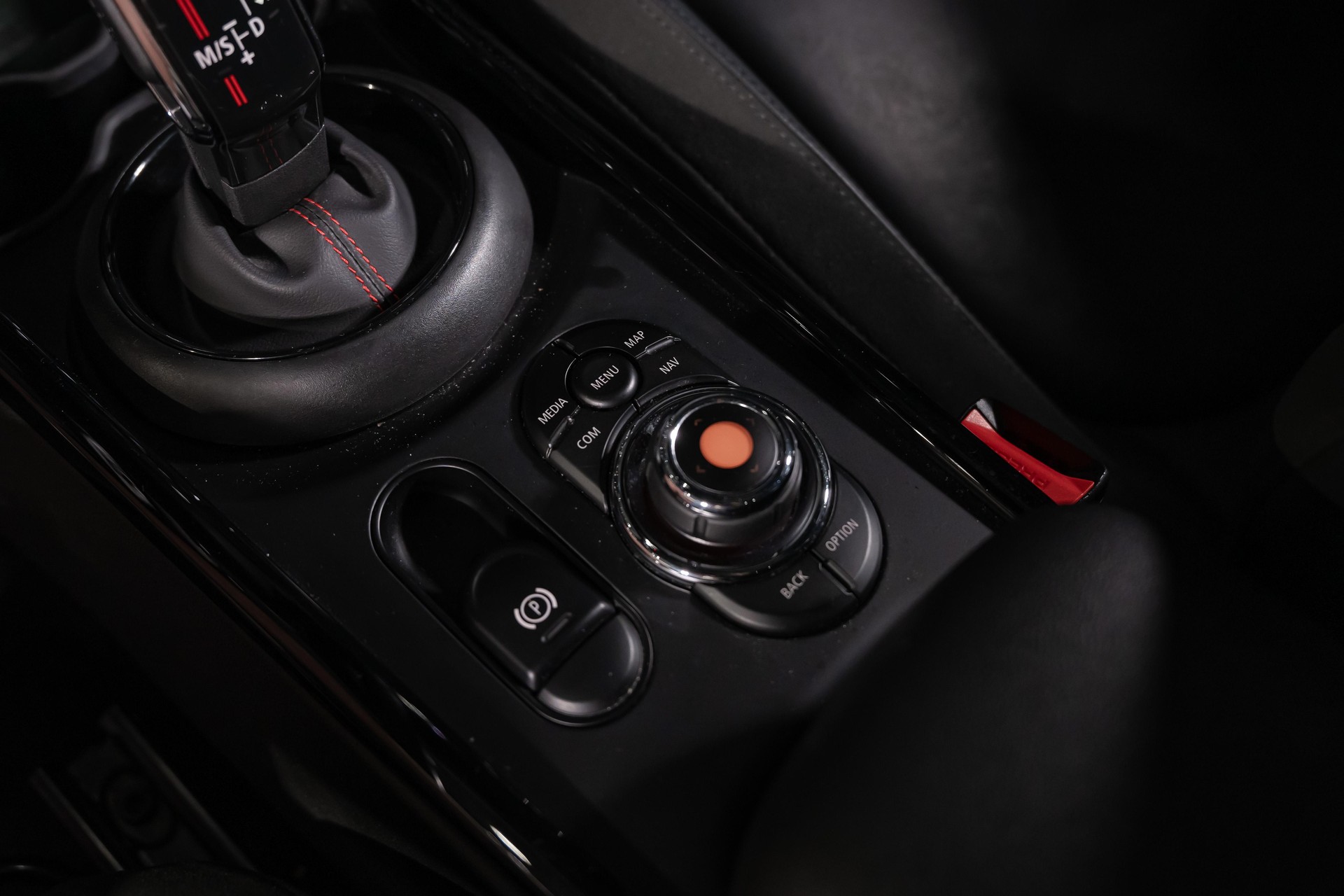 MINI Clubman F54 2.0i John Cooper Works ALL4-image-26