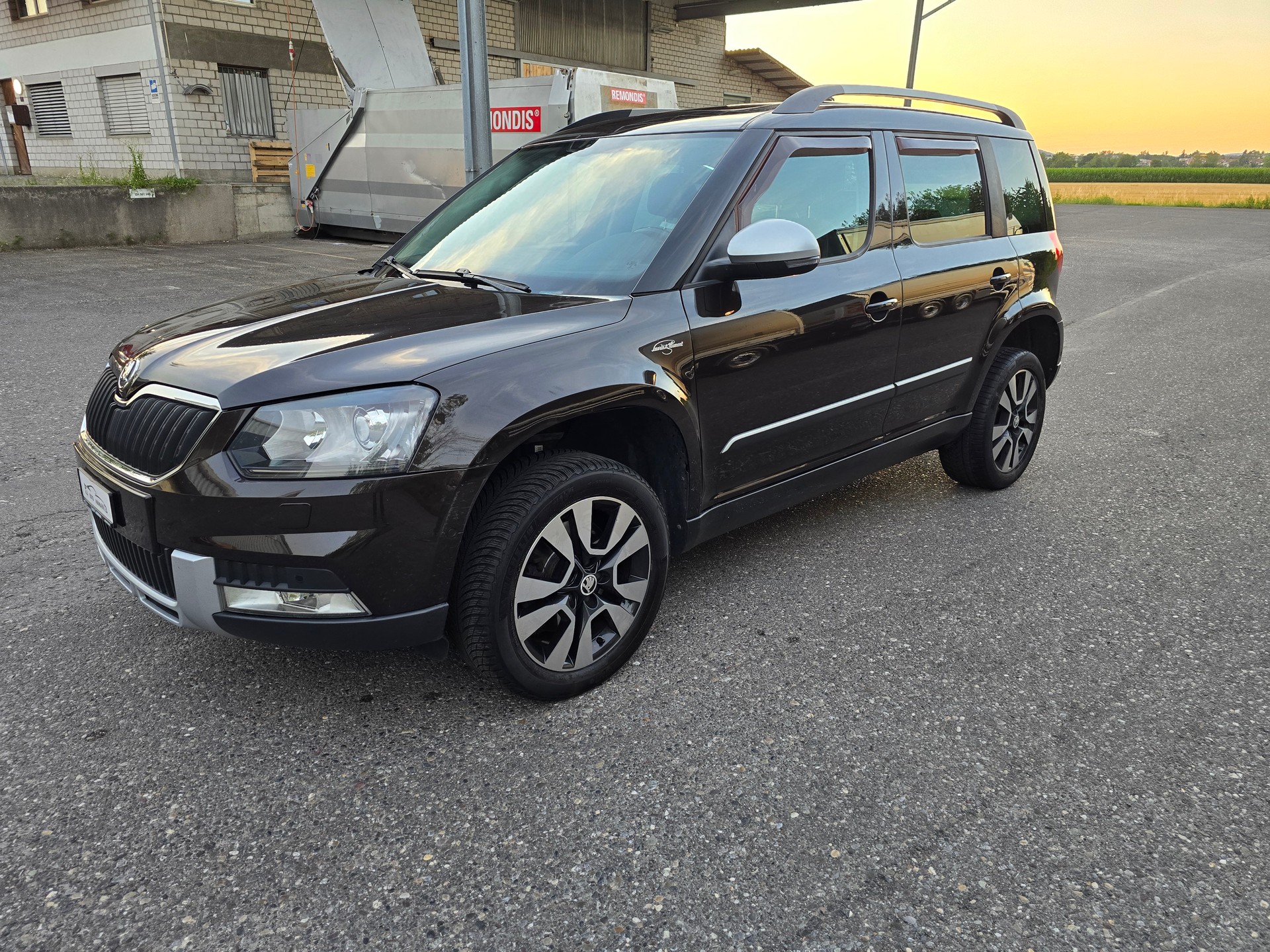 SKODA Yeti 2.0 TDI L&K 4x4 DSG-showroom-element-1
