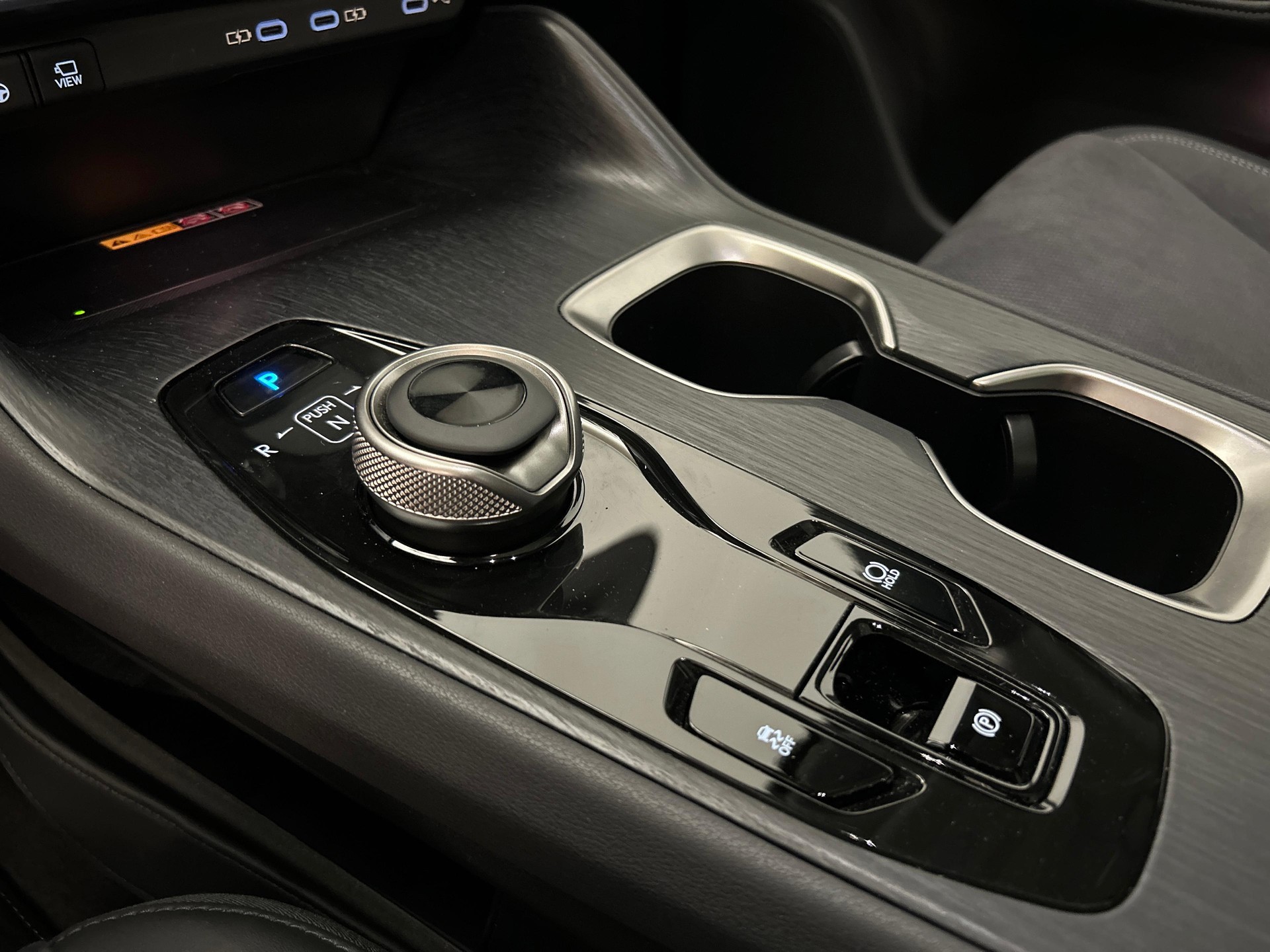LEXUS RZ 450e Excellence-image-14