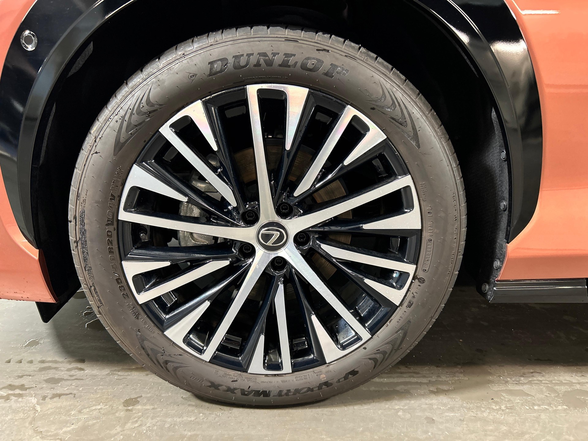 LEXUS RZ 450e Excellence-image-11