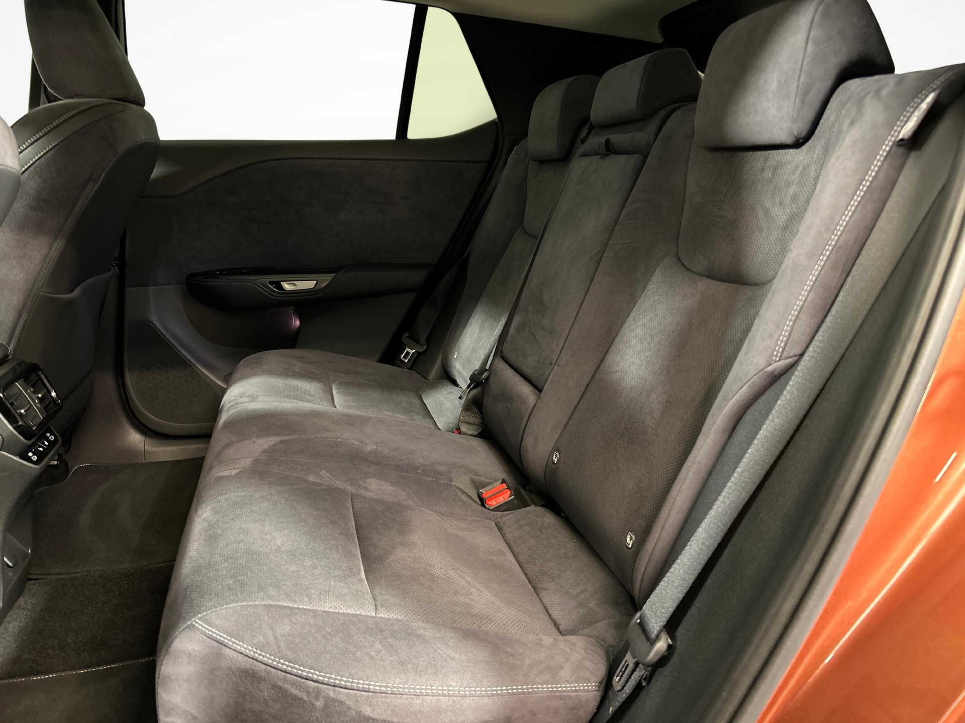 LEXUS RZ 450e Excellence-image-4