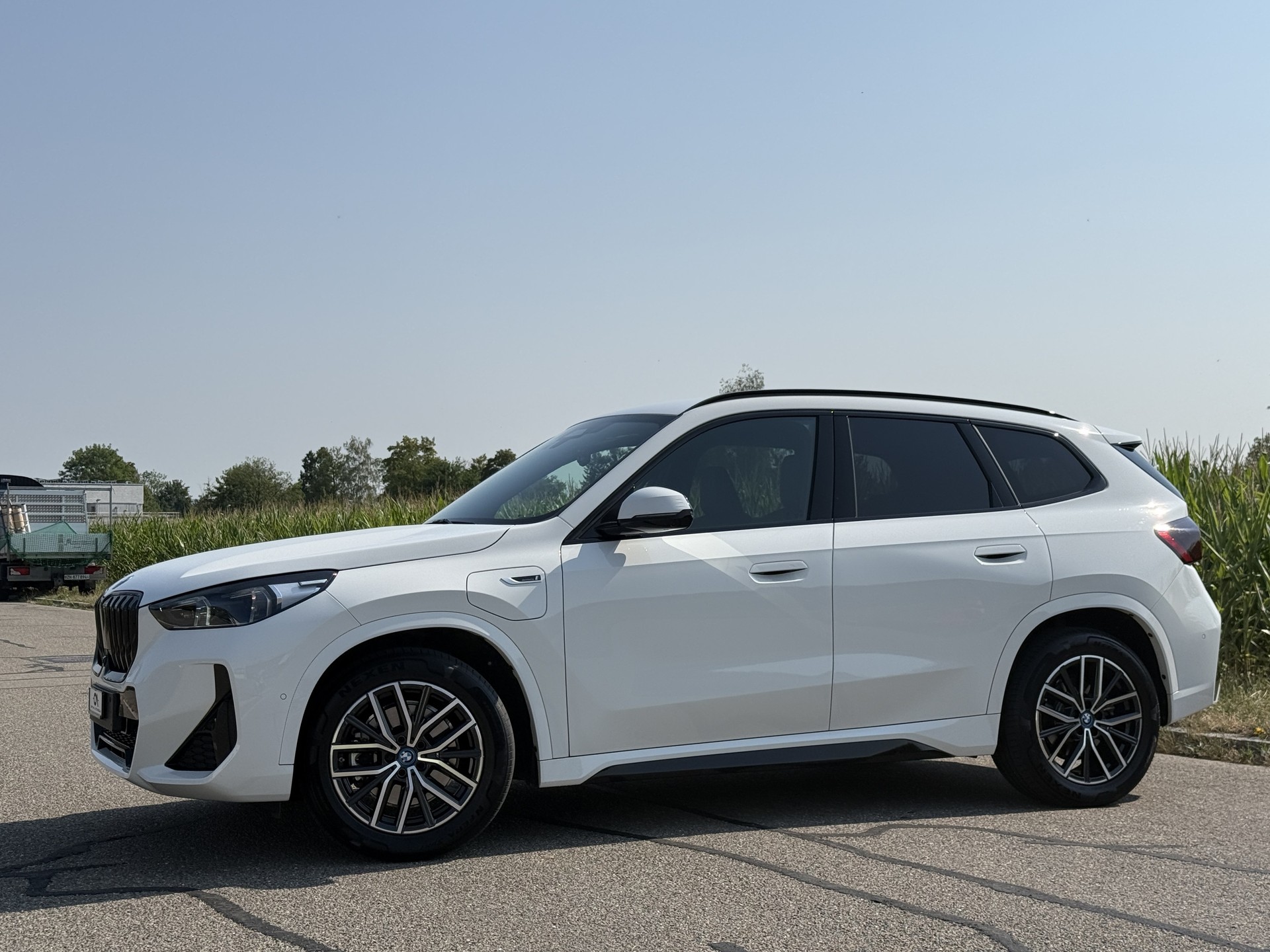 BMW X1 xDrive 25e M-SPORT - *1. HAND CH-FZ.* - *TOP-AUSSTATTUNG* - *GRATIS-SERVICE & WERKSGARANTIE* - *8-FACH ALU*-showroom-element-2