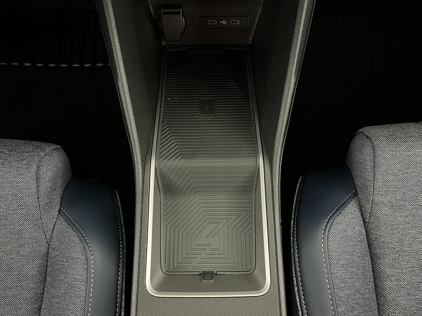 RENAULT R4 E-Tech Comfort Range plein sud techno-image-13
