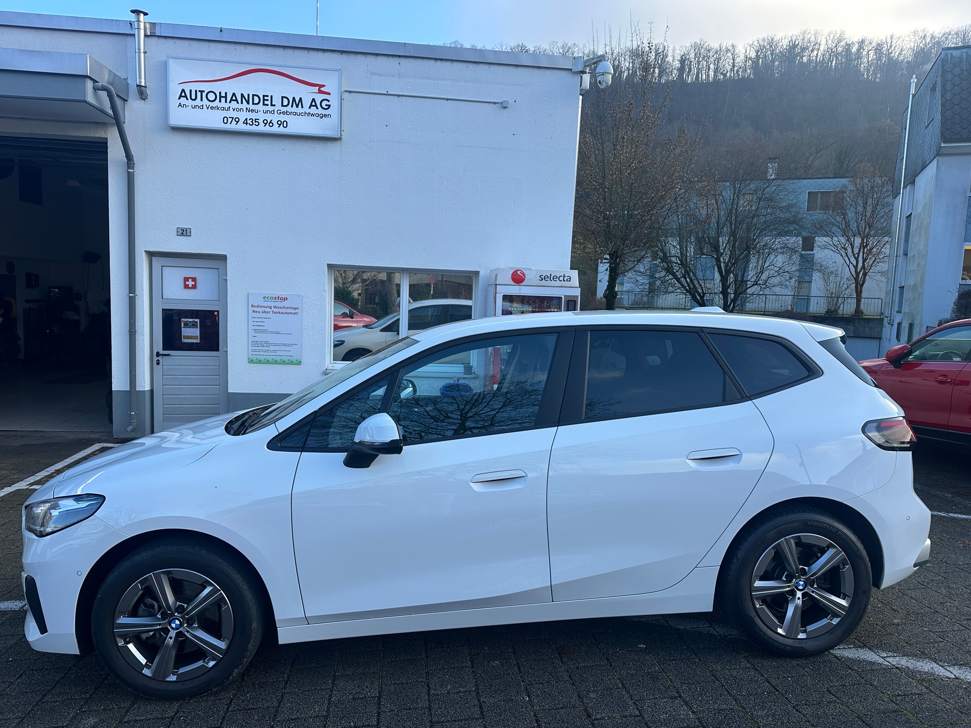 BMW 218d Active Tourer DKG-showroom-element-2