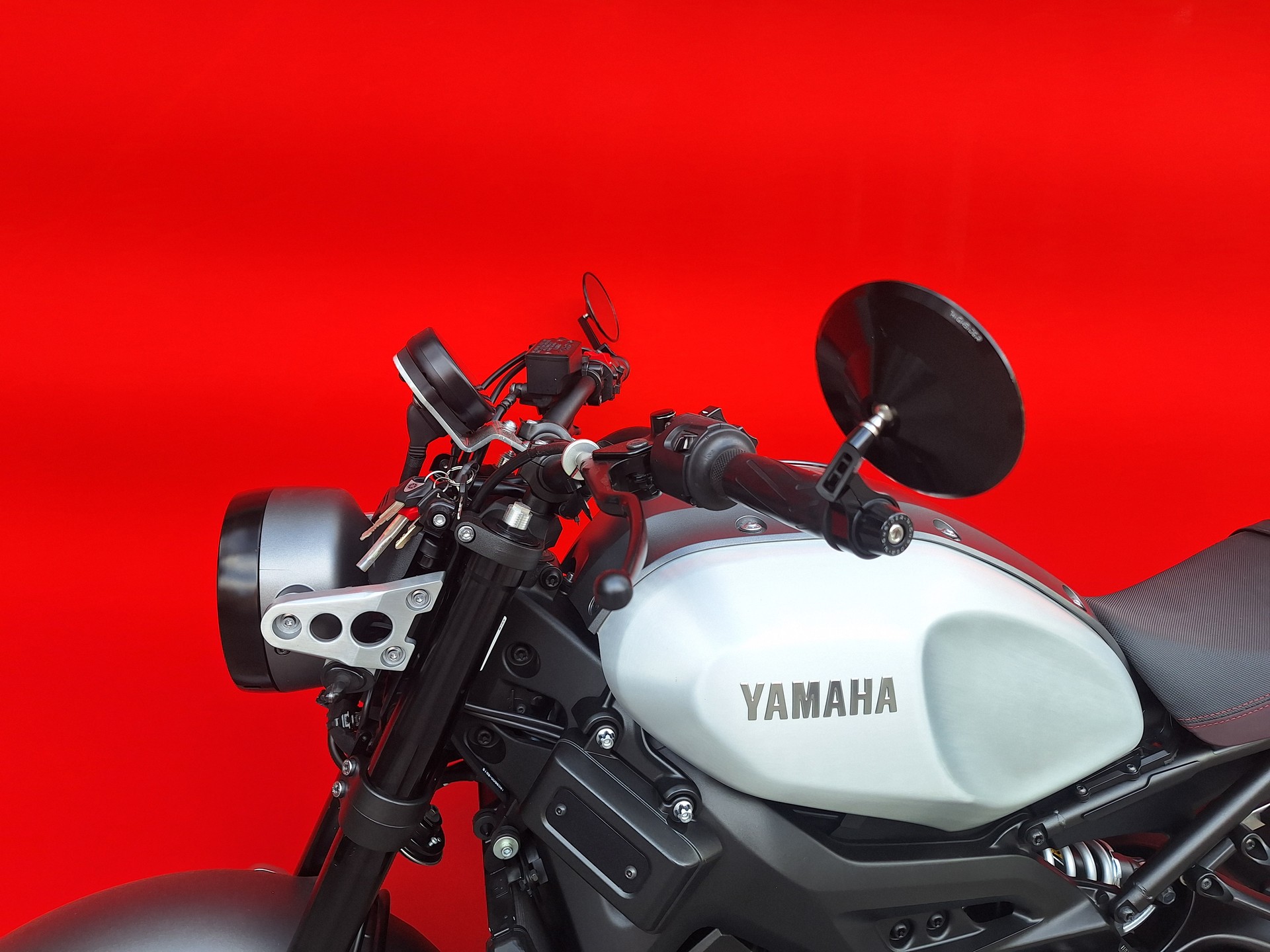 YAMAHA XSR 900-image-4