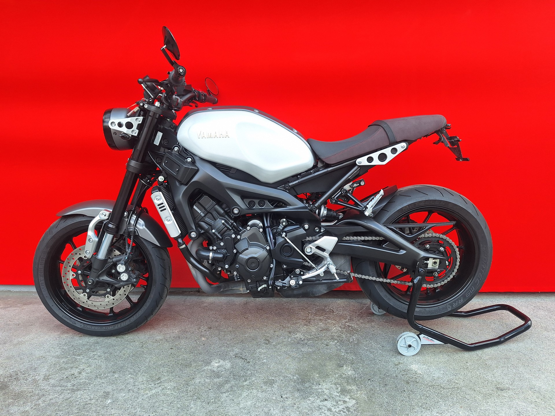 YAMAHA XSR 900-image-1