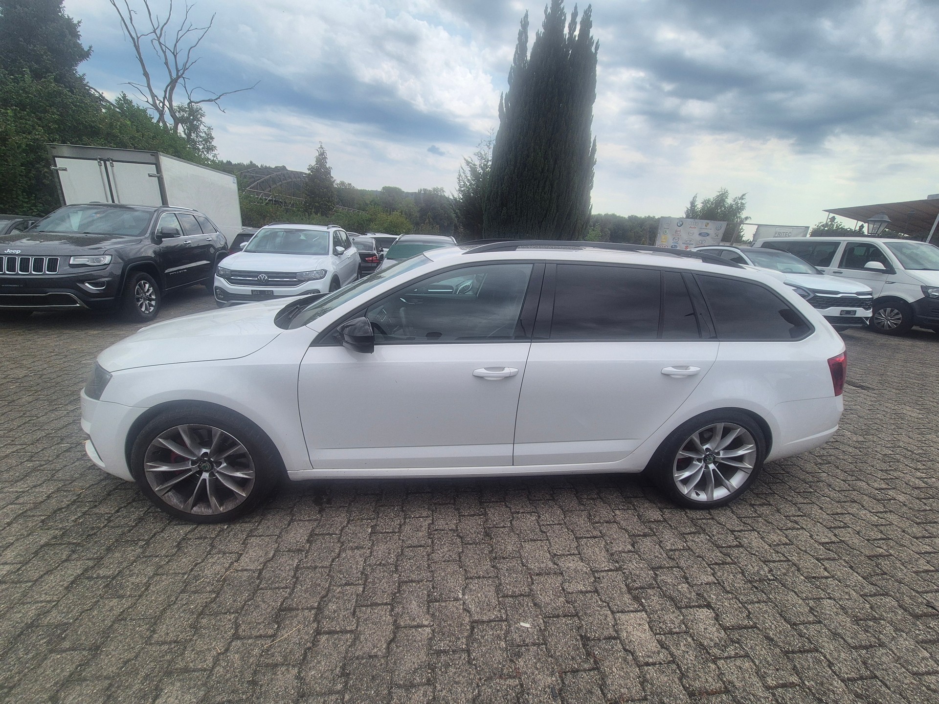 SKODA Octavia Combi 2.0 TDI RS DSG-image-4