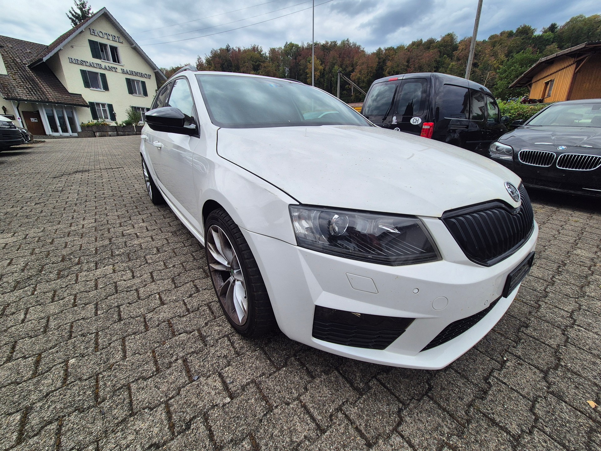 SKODA Octavia Combi 2.0 TDI RS DSG-image-2