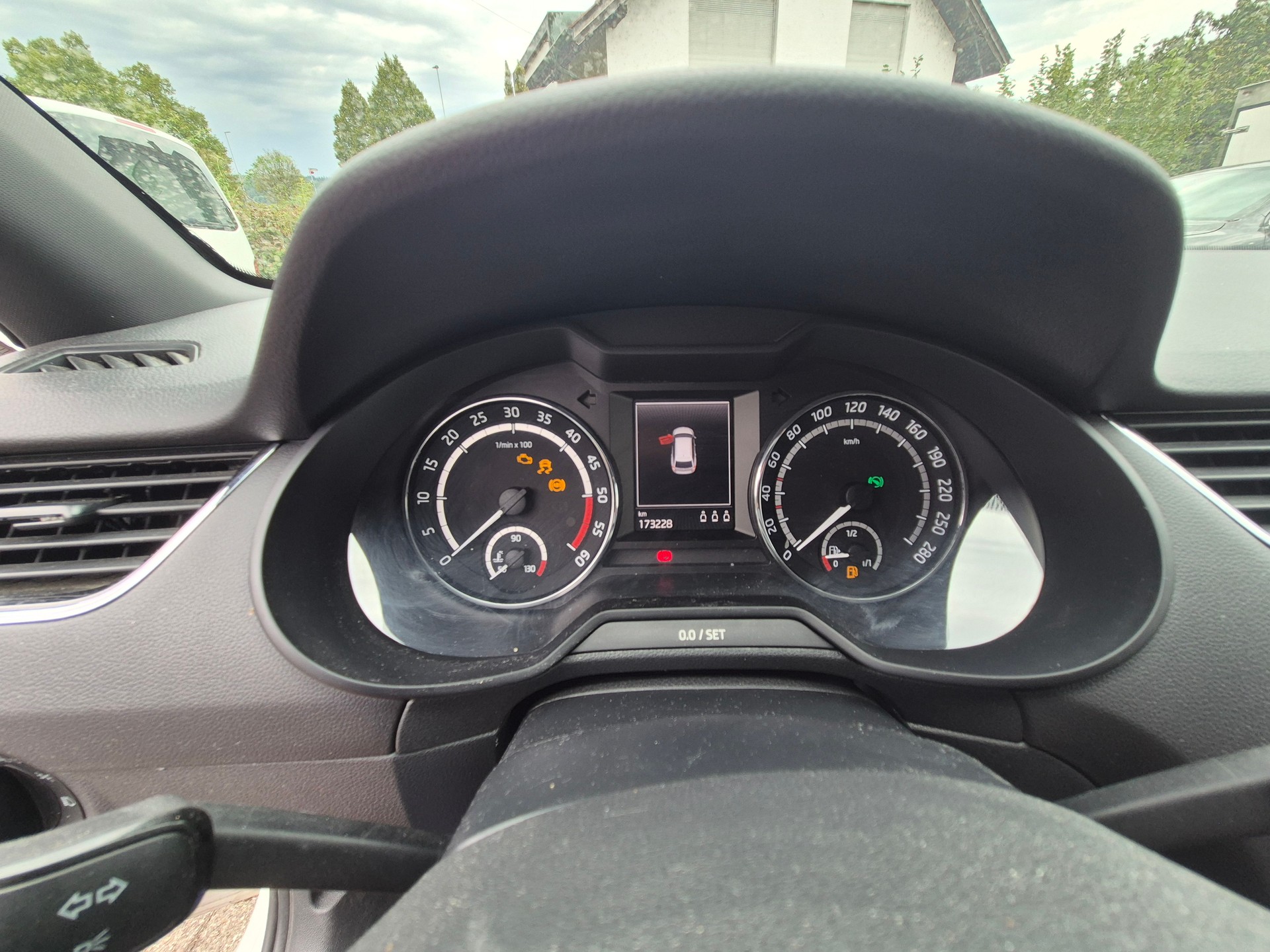 SKODA Octavia Combi 2.0 TDI RS DSG-image-10