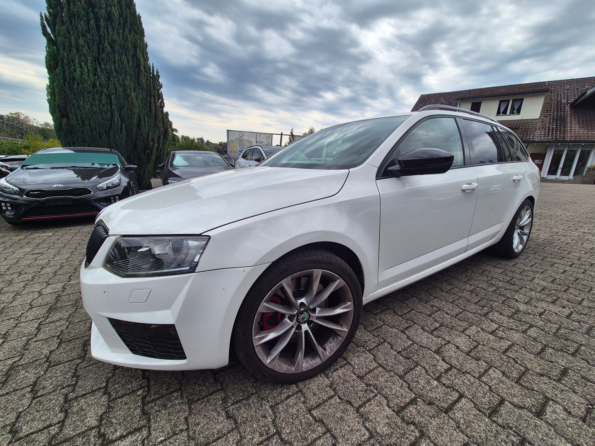 SKODA Octavia Combi 2.0 TDI RS DSG-image-1